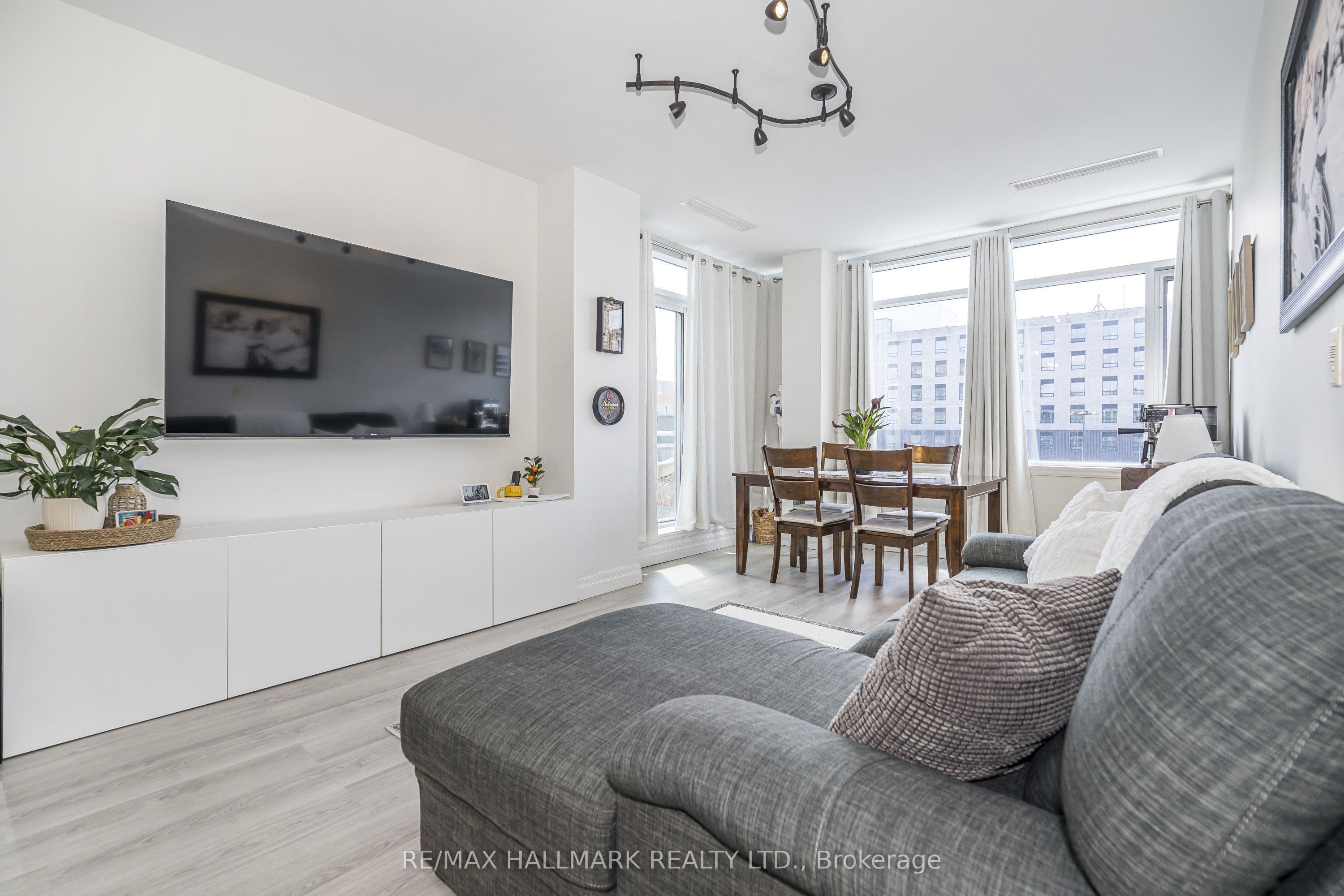 Unit 514 44 Bond Street photo 1