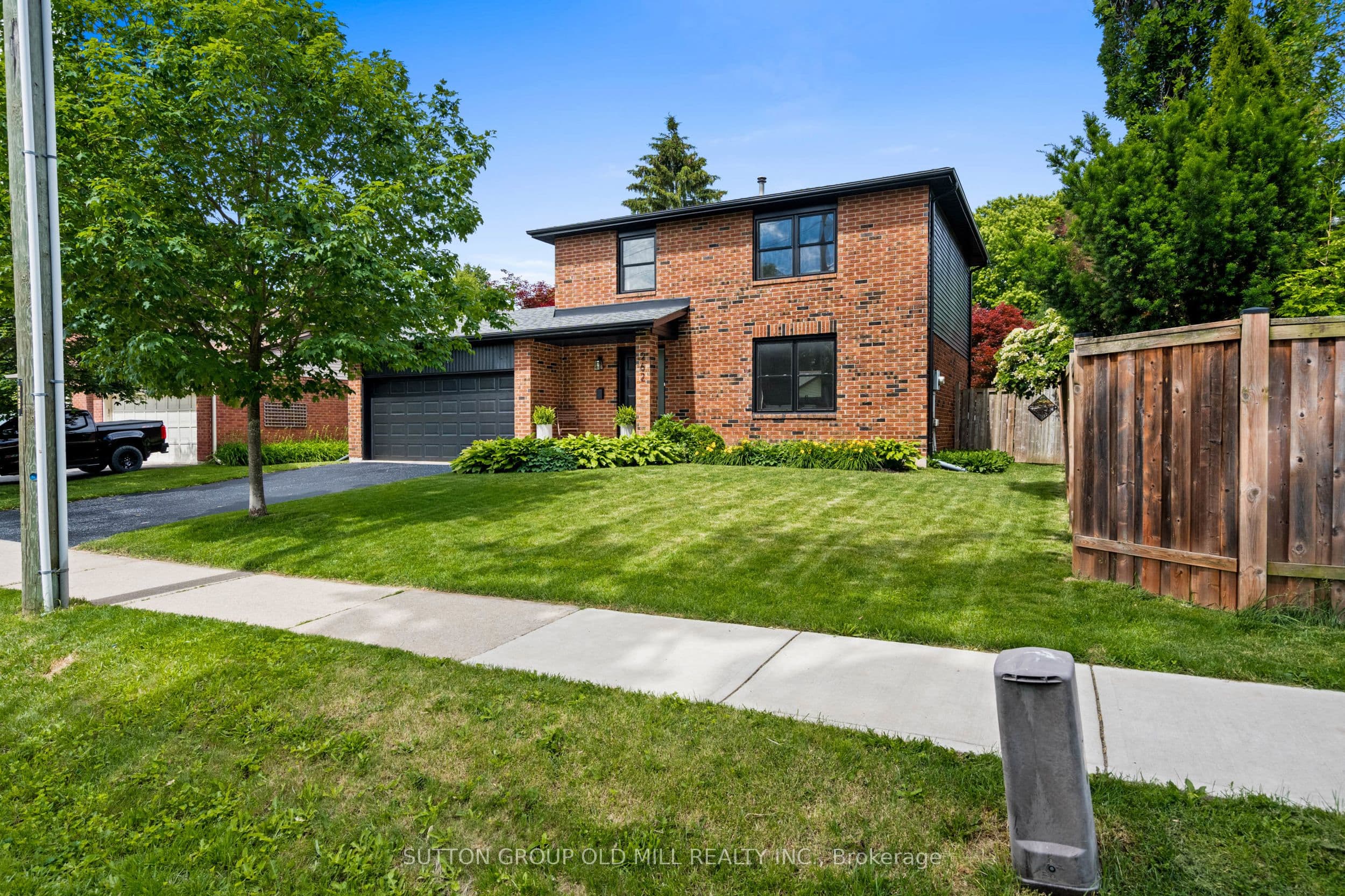 262 Chalmers Street photo 1
