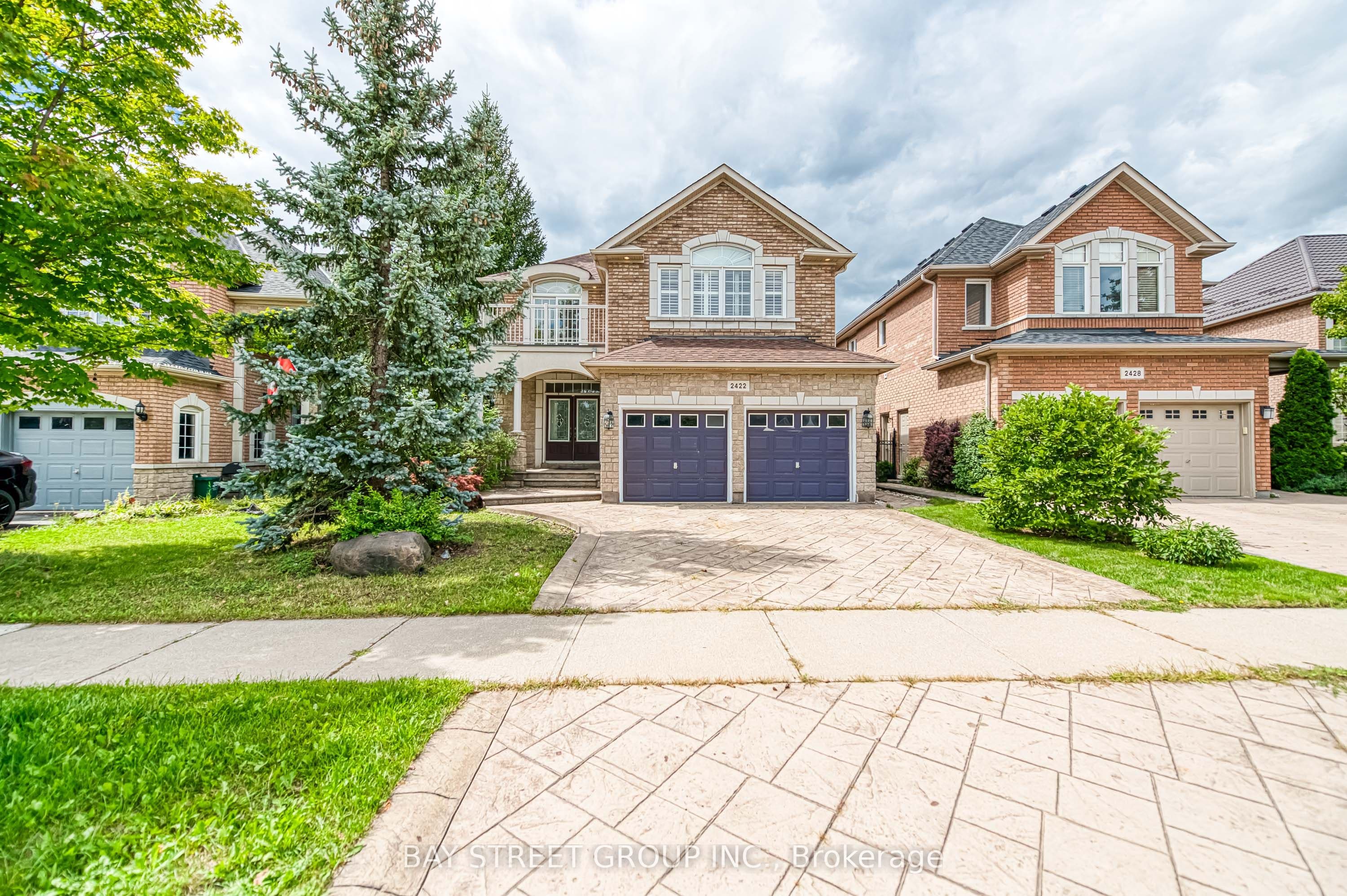 2422 Hertfordshire Way photo 1