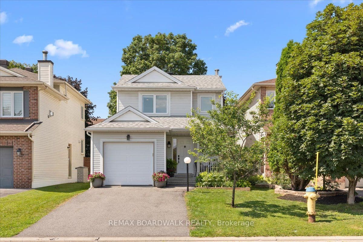 43 Peacock Crescent photo 1