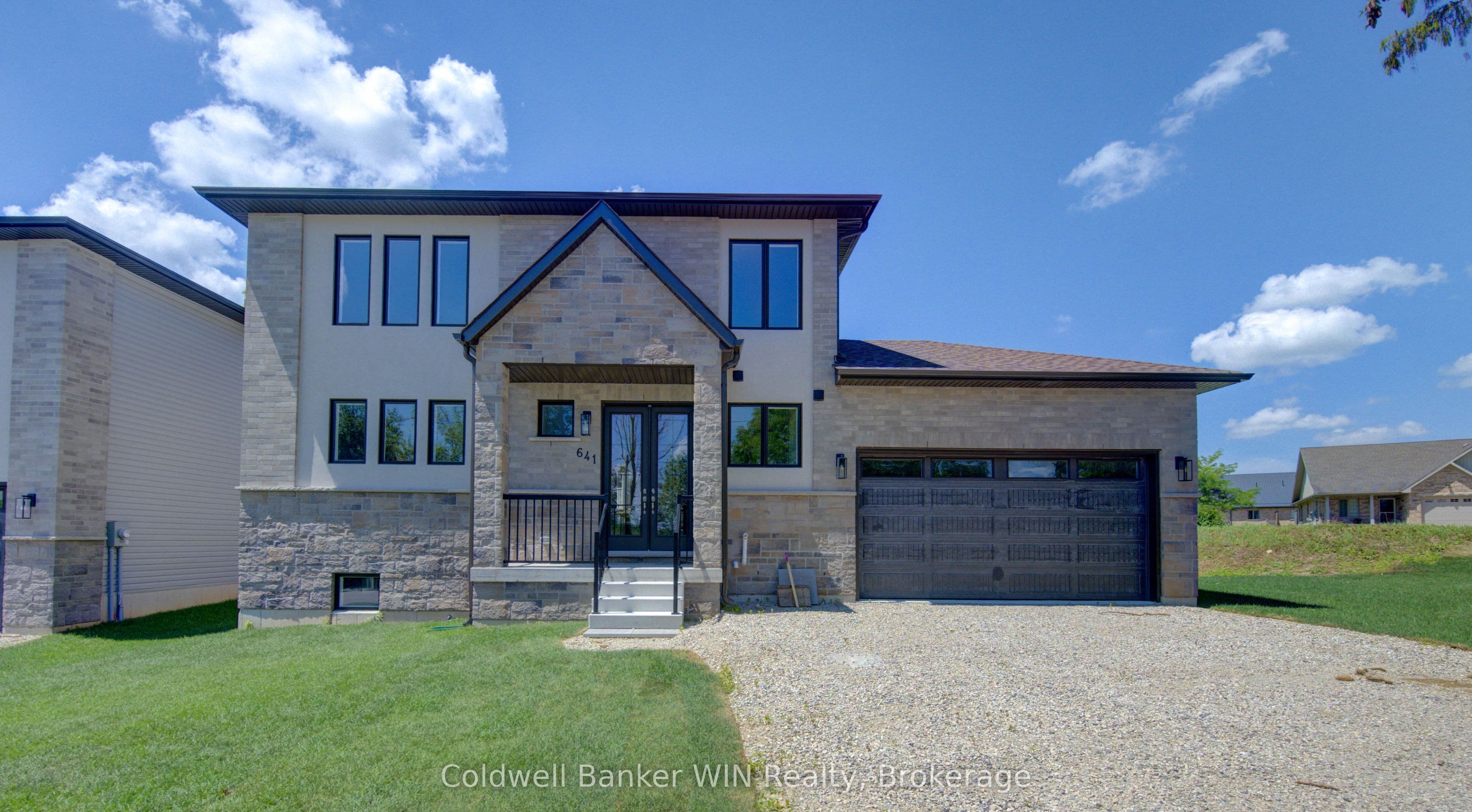 641 Martin Street photo 1