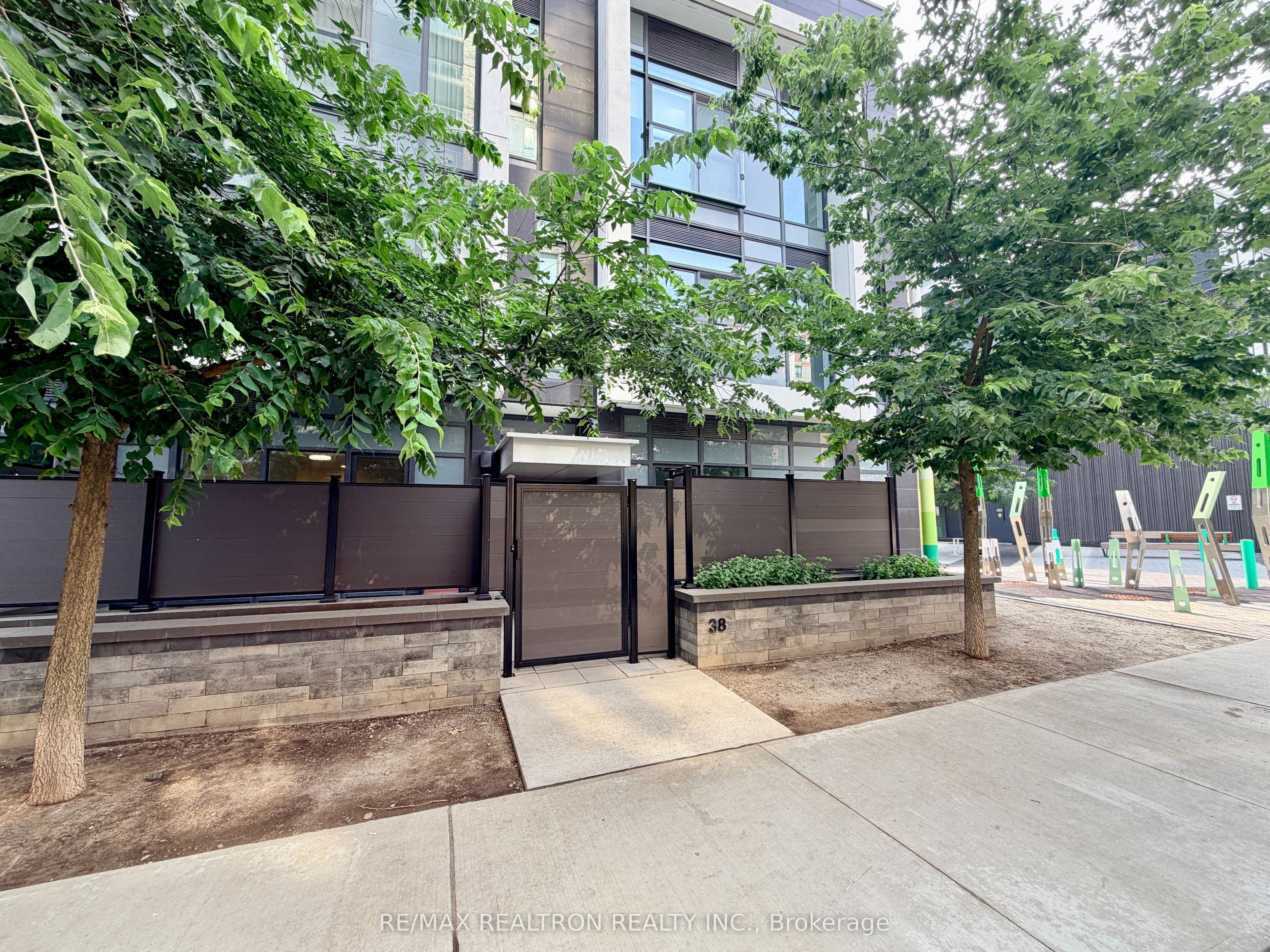 Unit 103 34 Tubman Avenue photo 1