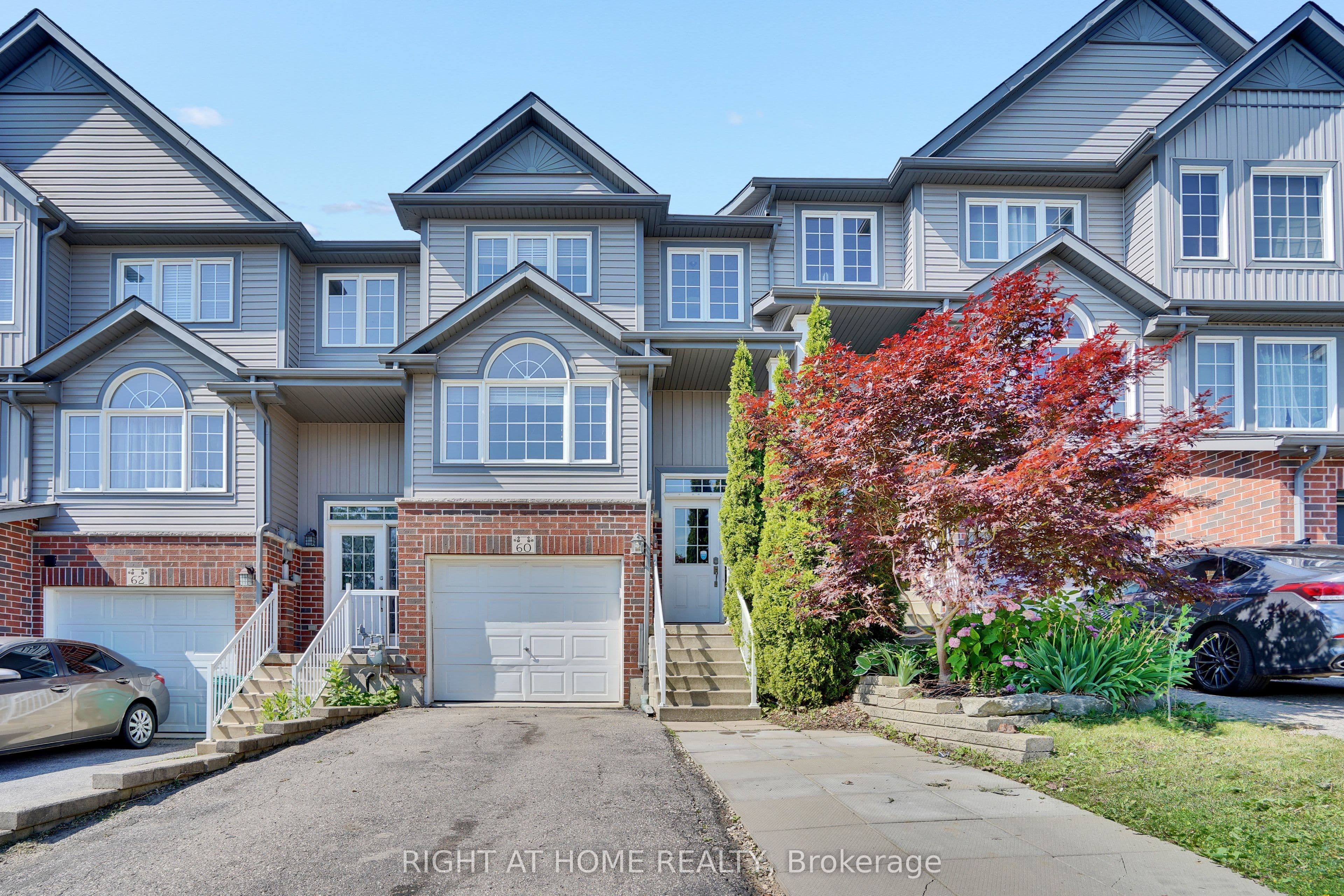 60 Featherstone Street photo 1