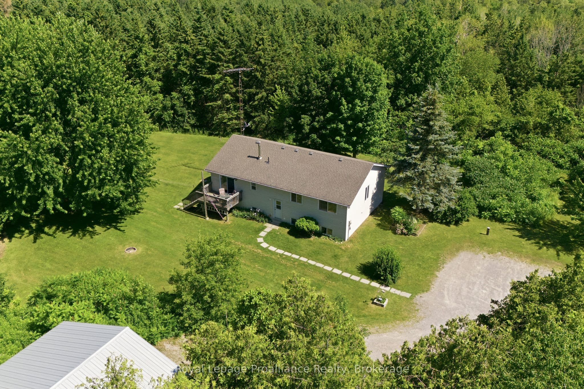 2103 Ron Harnden Road photo 1