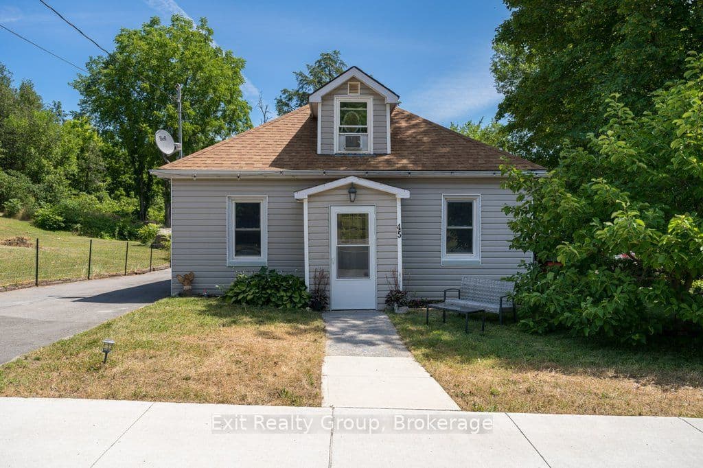 45 McClellan Street photo 1