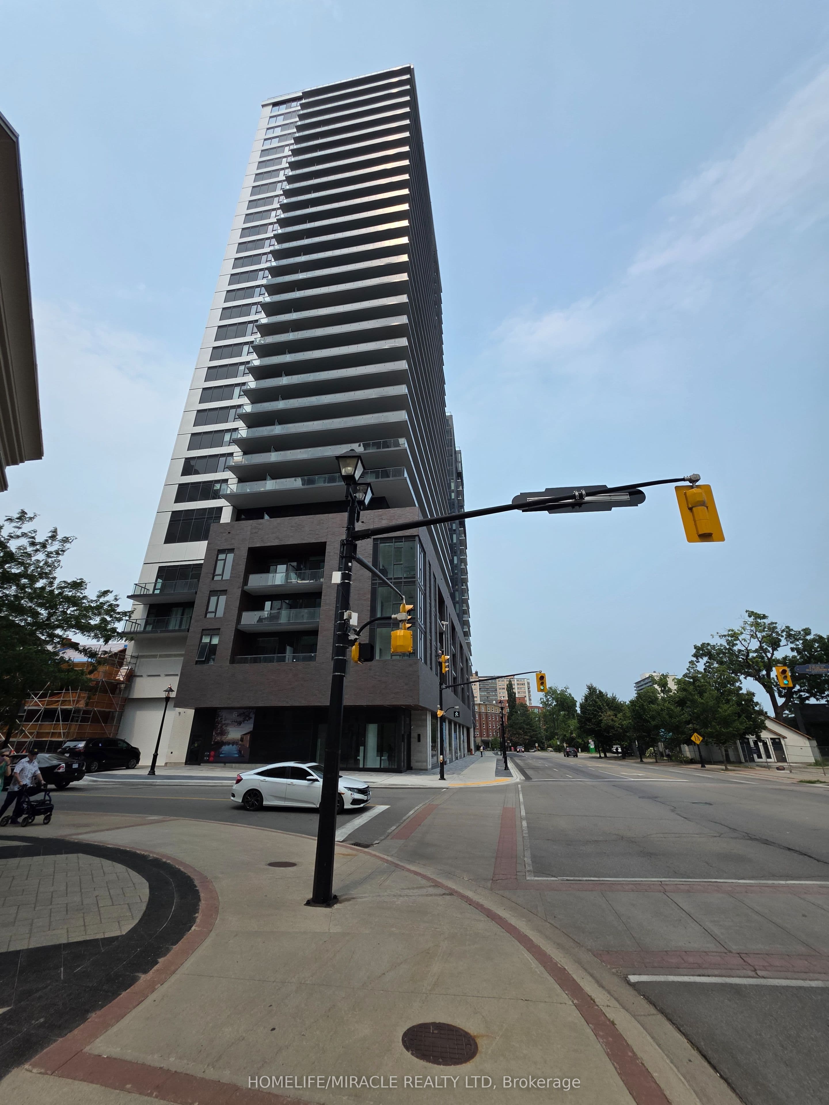 Unit 1702 2075 Lakeshore Road photo 1