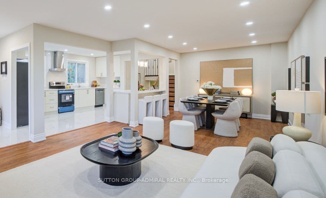 78 Clayhall Crescent photo 1