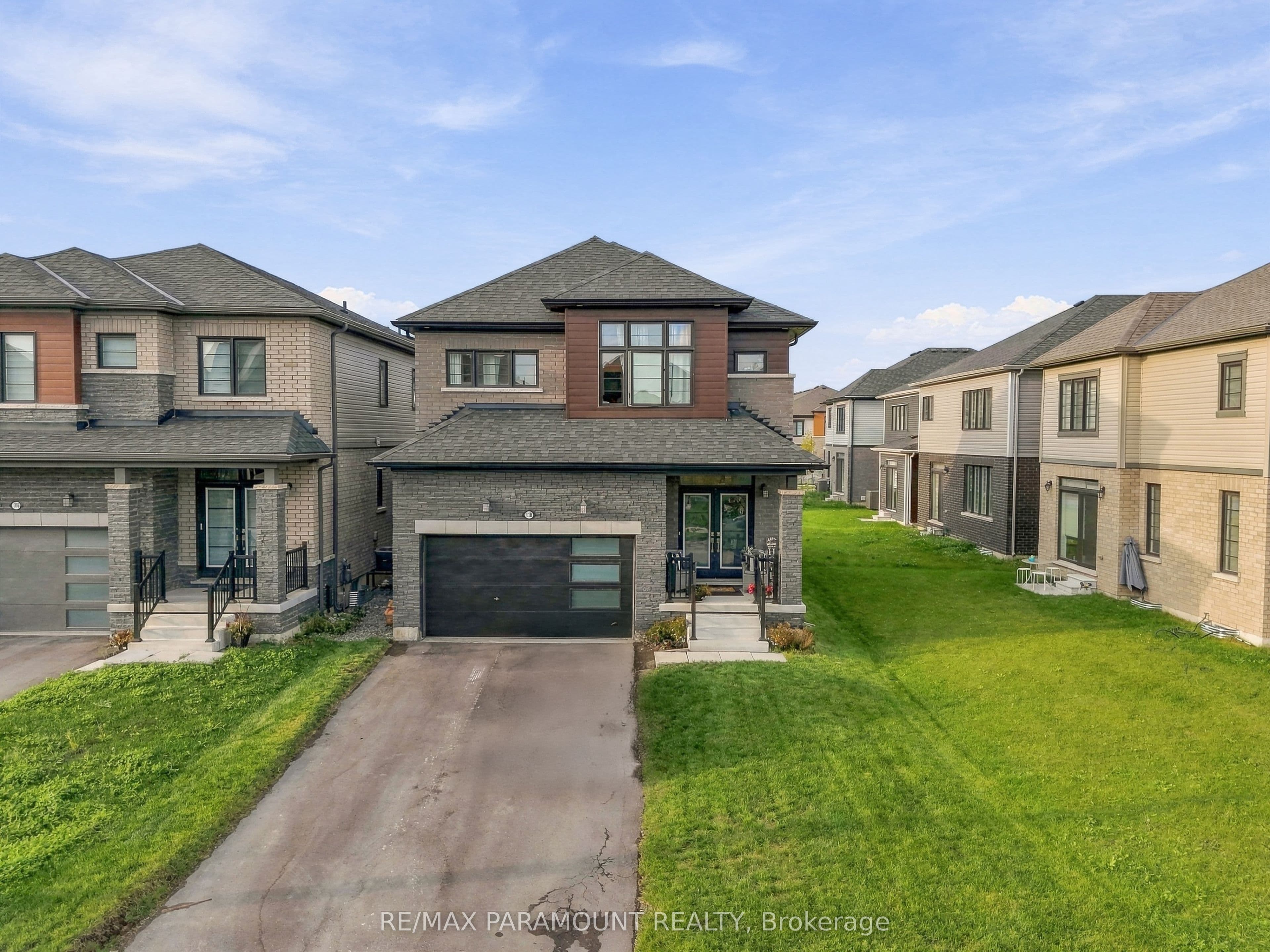 110 Sunflower Crescent photo 1