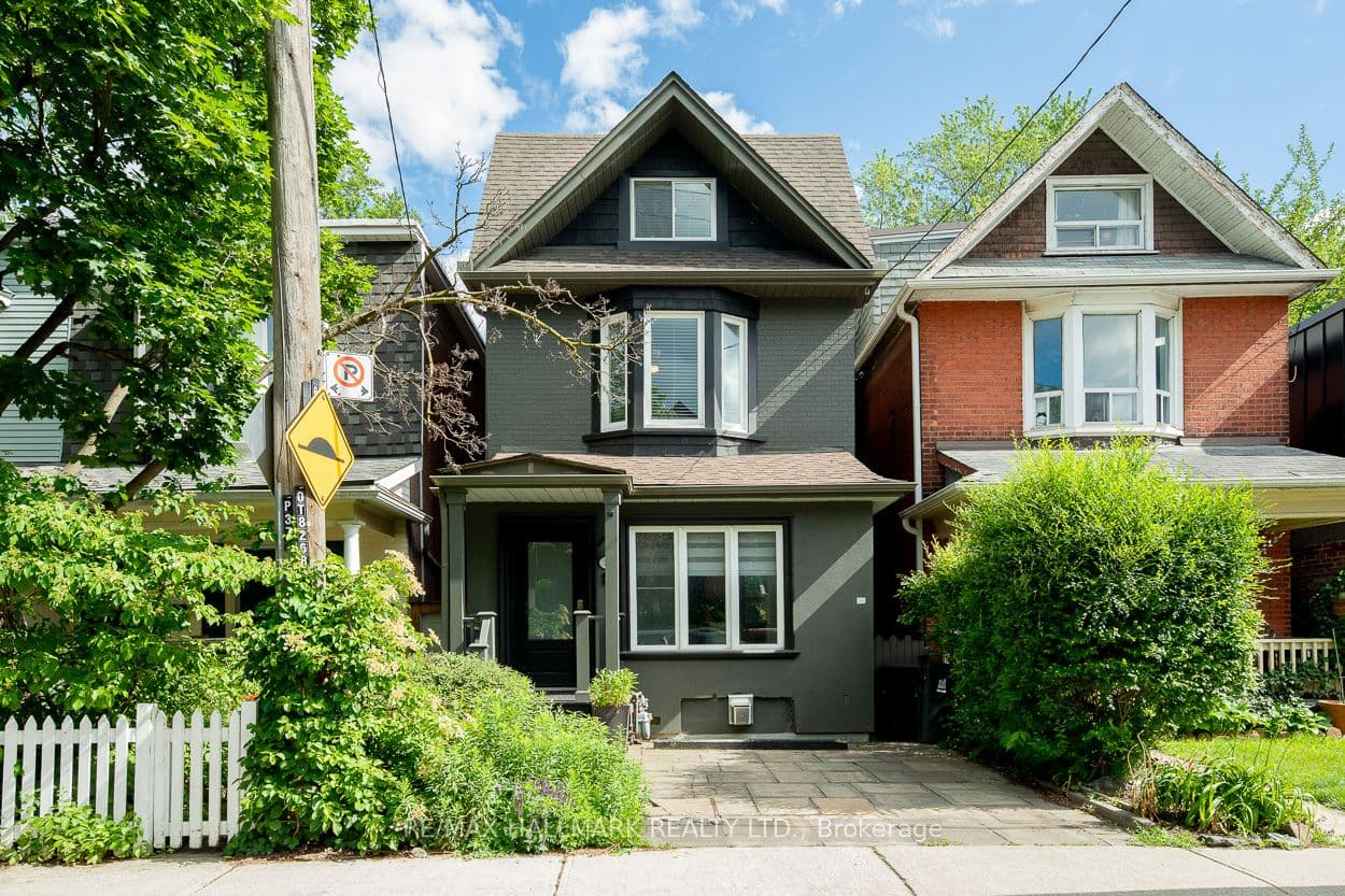 35 Dingwall Avenue photo 1