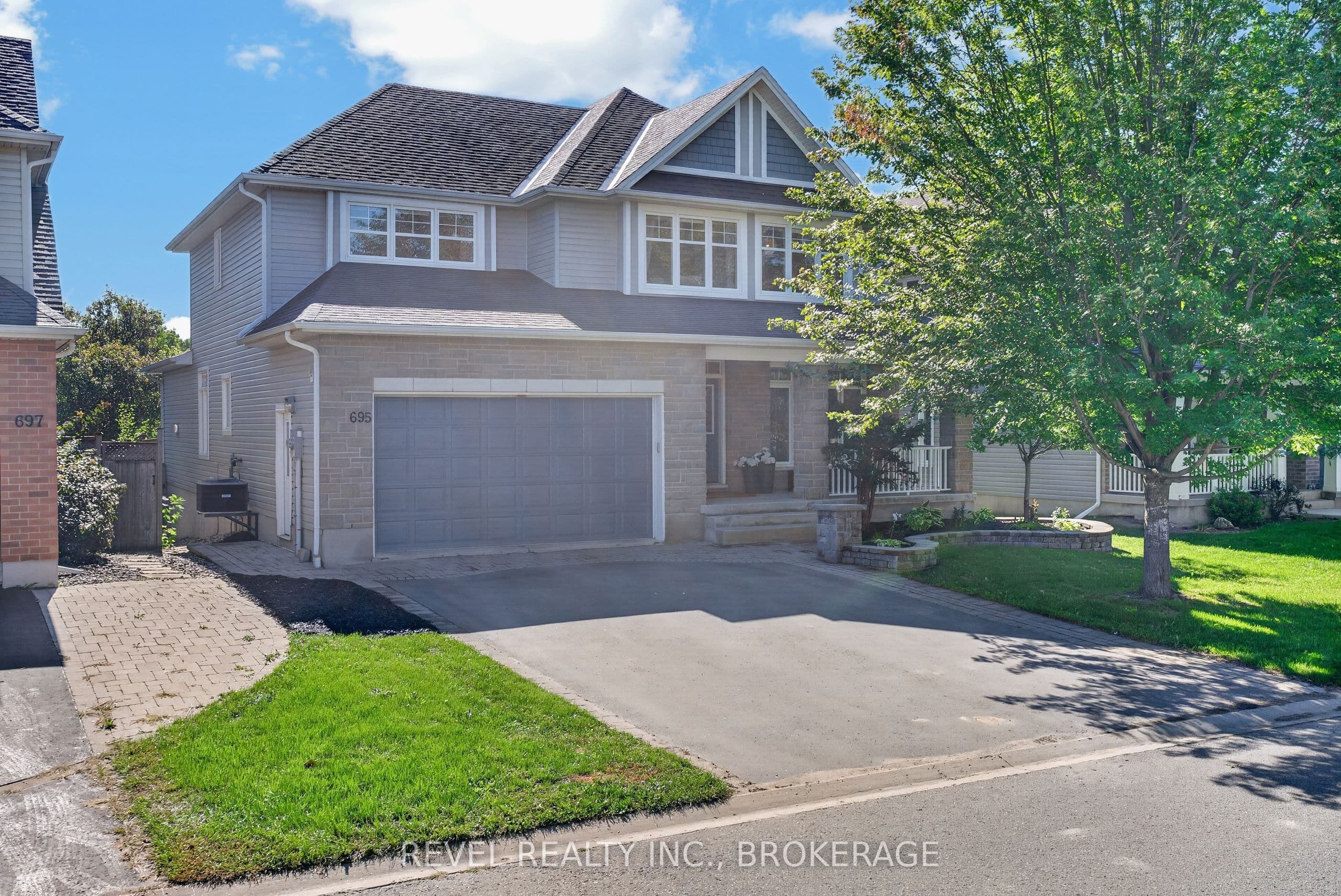 695 Fieldstone Drive photo 1