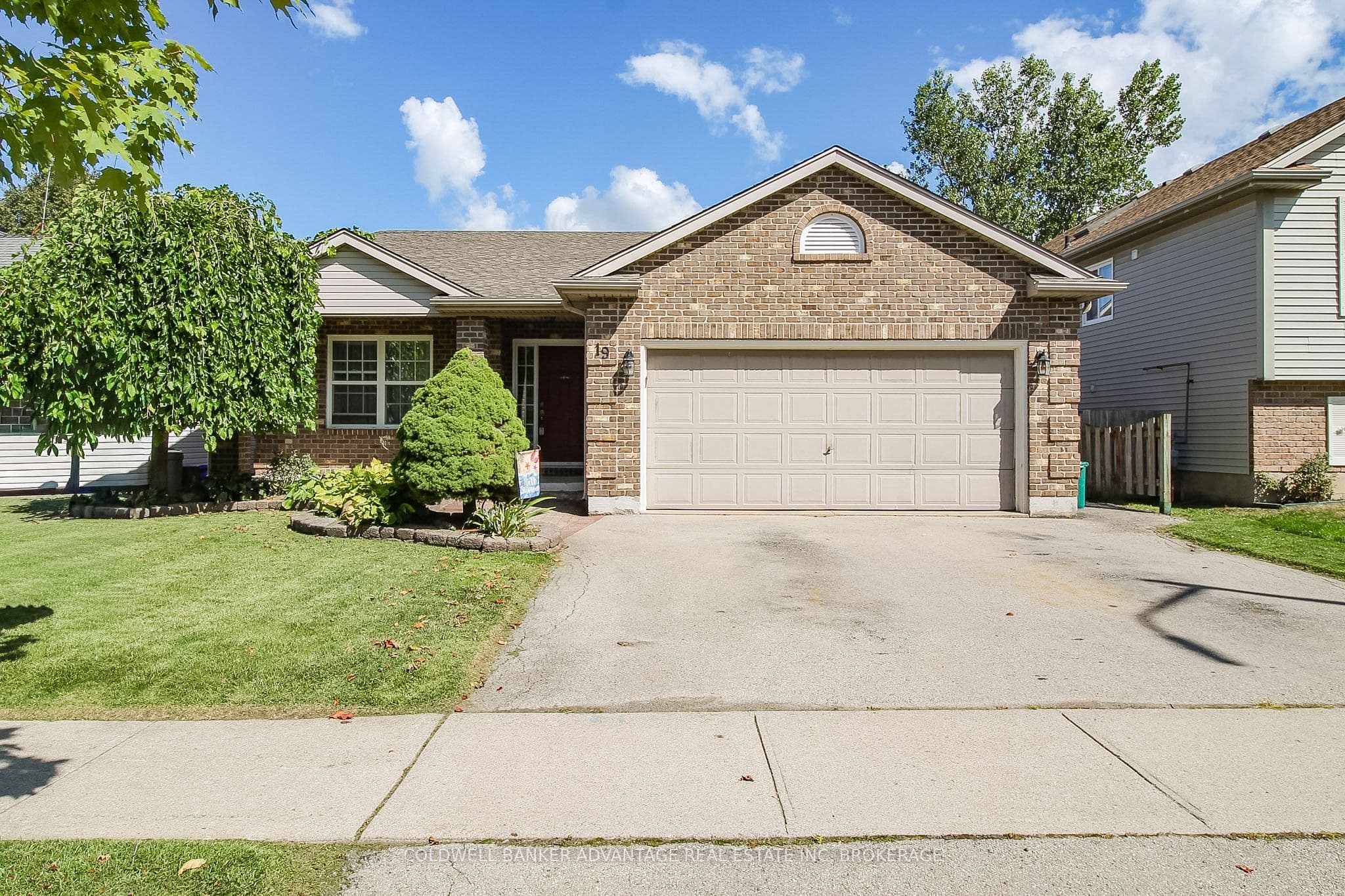 19 Windle Village Crescent photo 1
