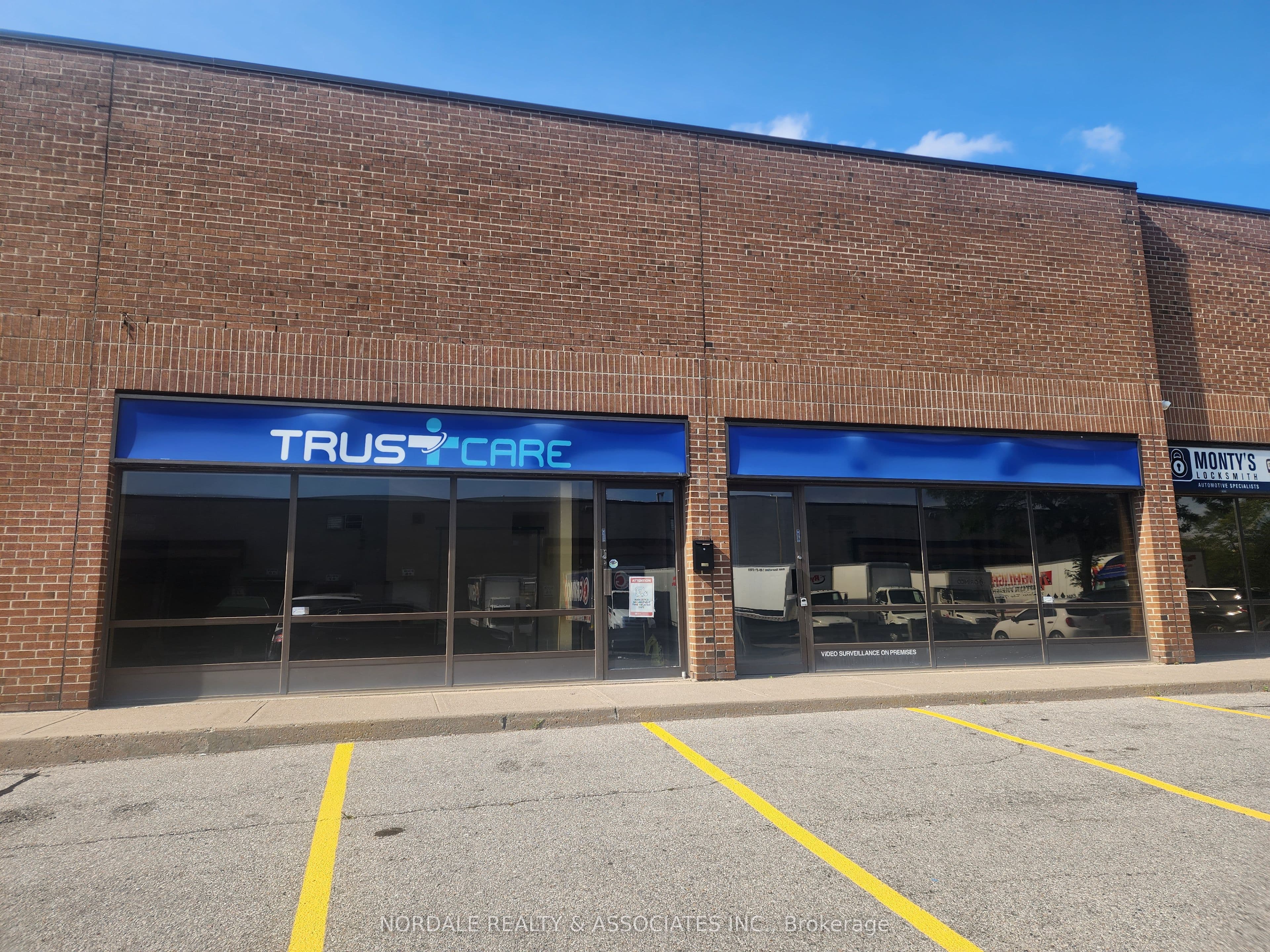 Unit 8 - 9 1450 Lodestar Road photo 1