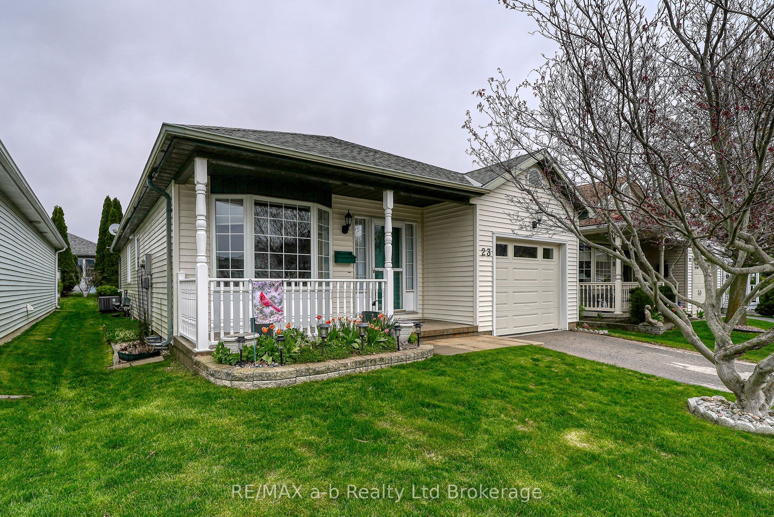 23 Brasher Drive photo 1