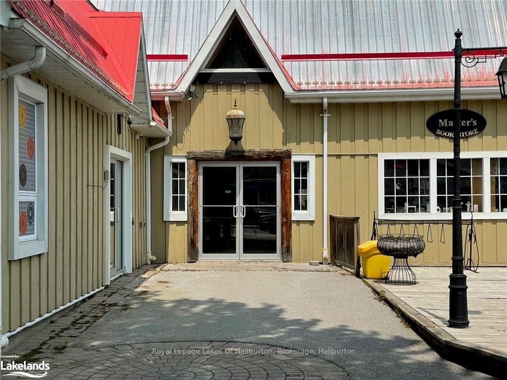 195 HIGHLAND Street photo 1