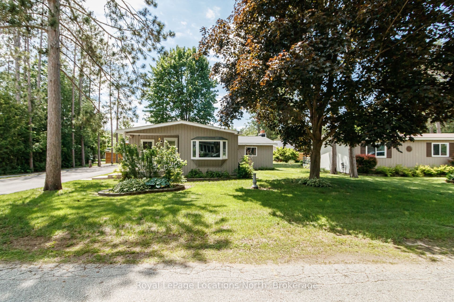 5 Golf Avenue photo 1