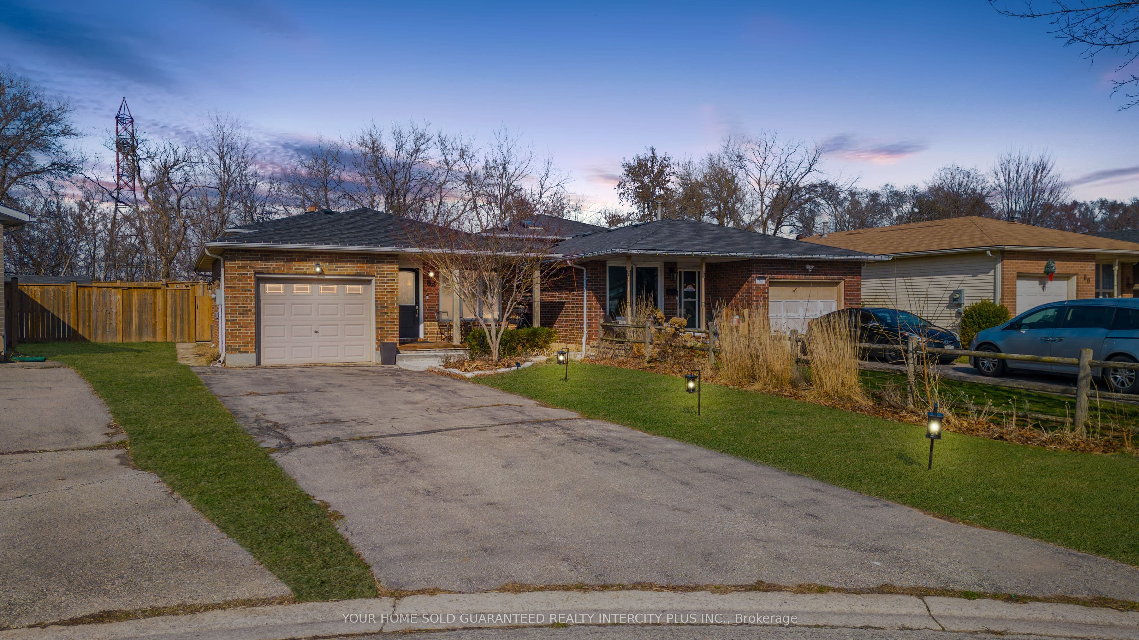 84 Sandra Crescent photo 1