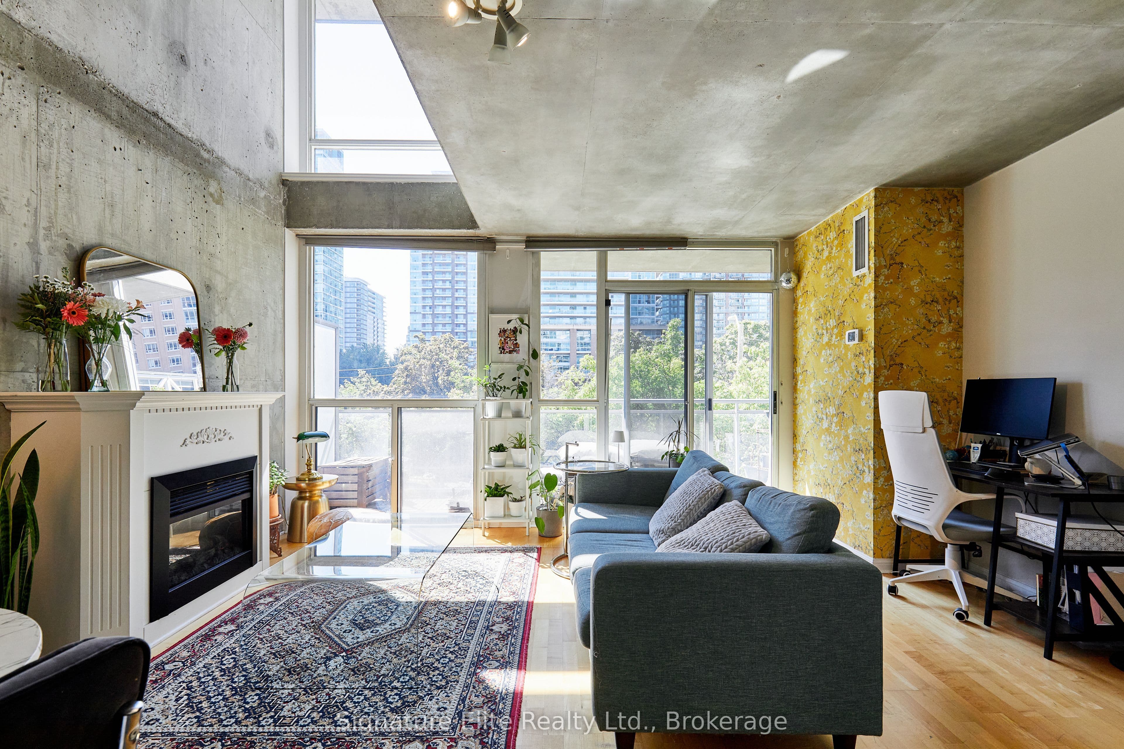 Unit 204 1029 King Street photo 1