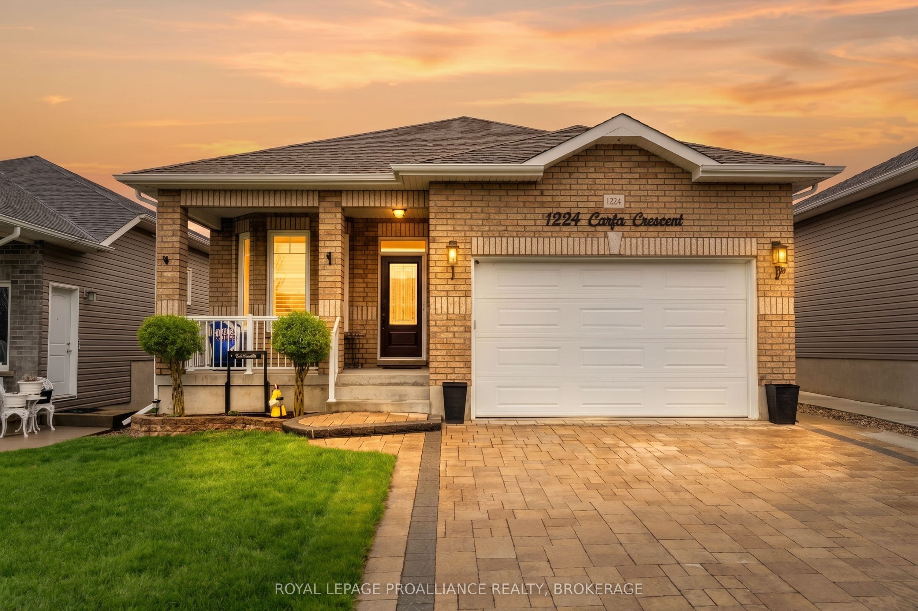 1224 Carfa Crescent photo 1