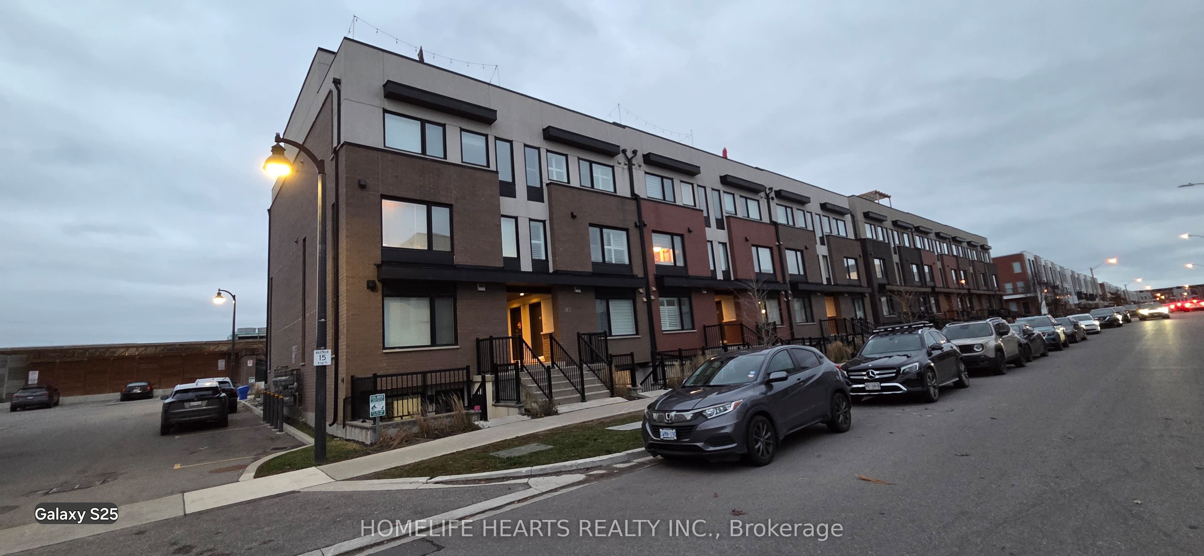 Unit 3 163 William Duncan Road photo 1