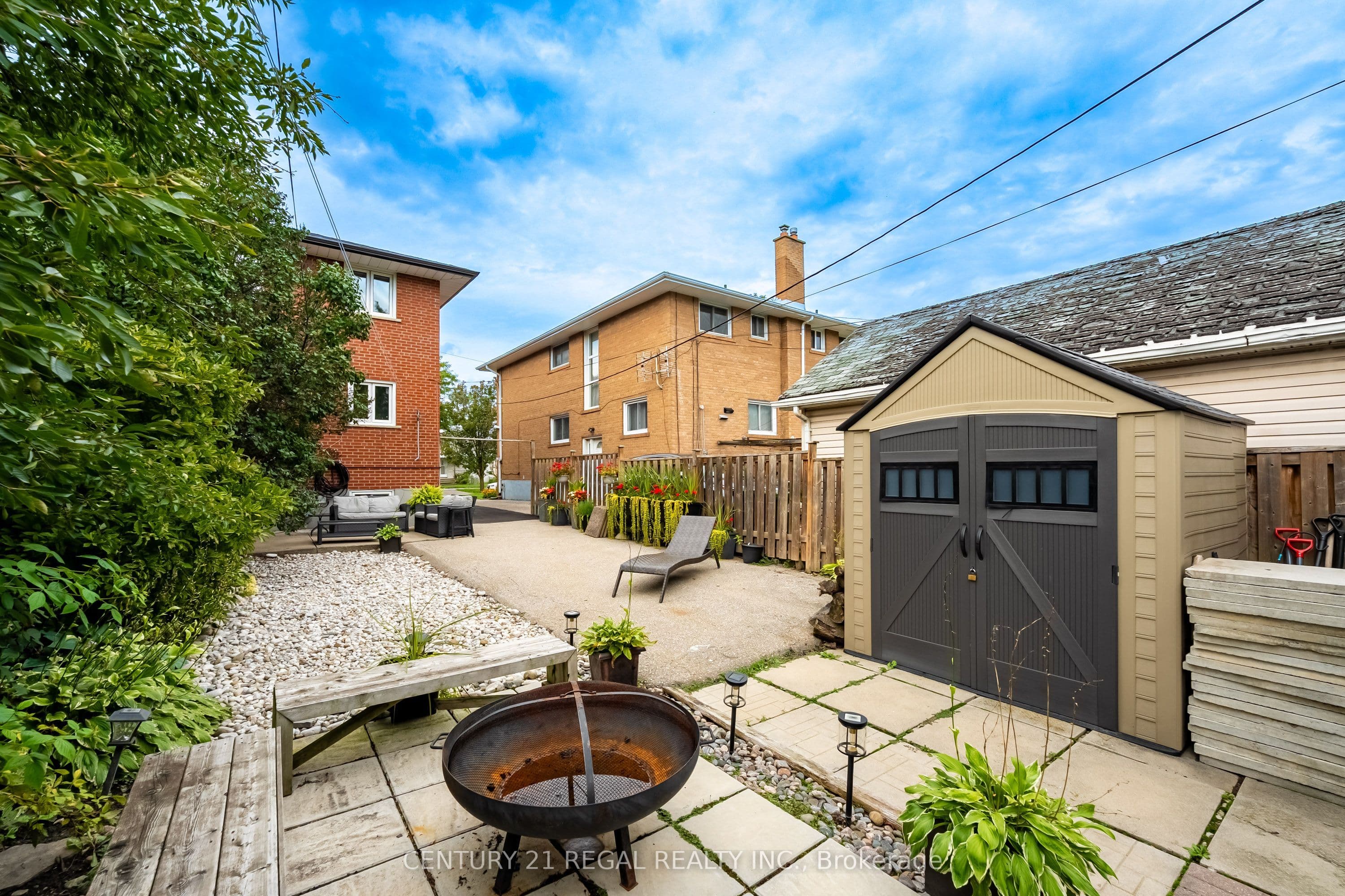 21 Burlingame Road photo 1