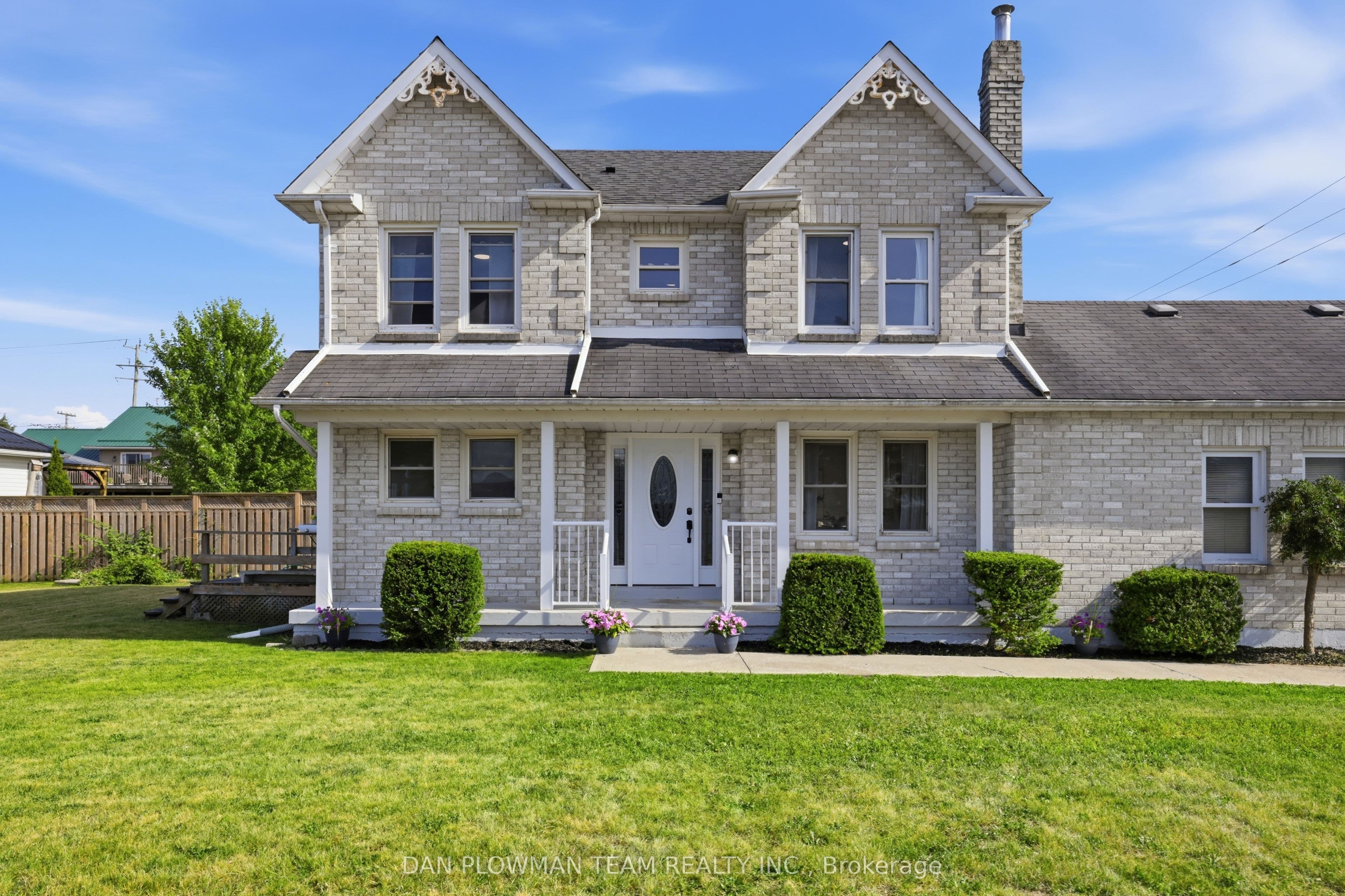 7 Spruce Street photo 1