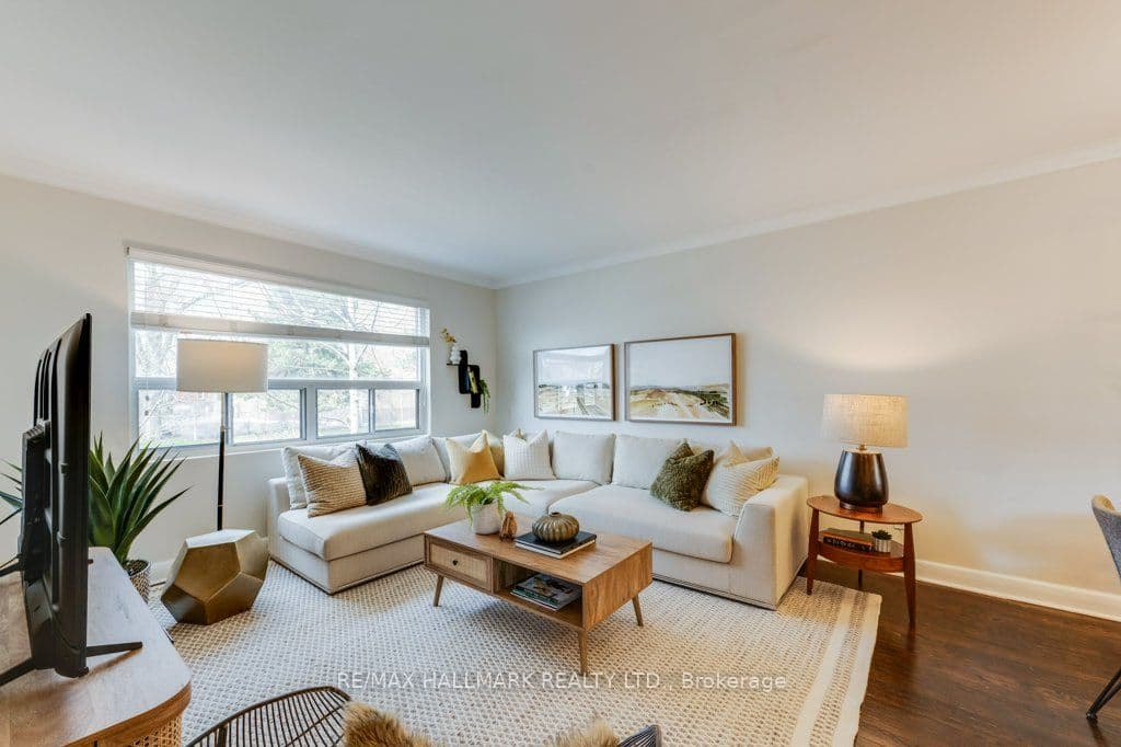 Unit Upper 225 Woodville Avenue photo 1