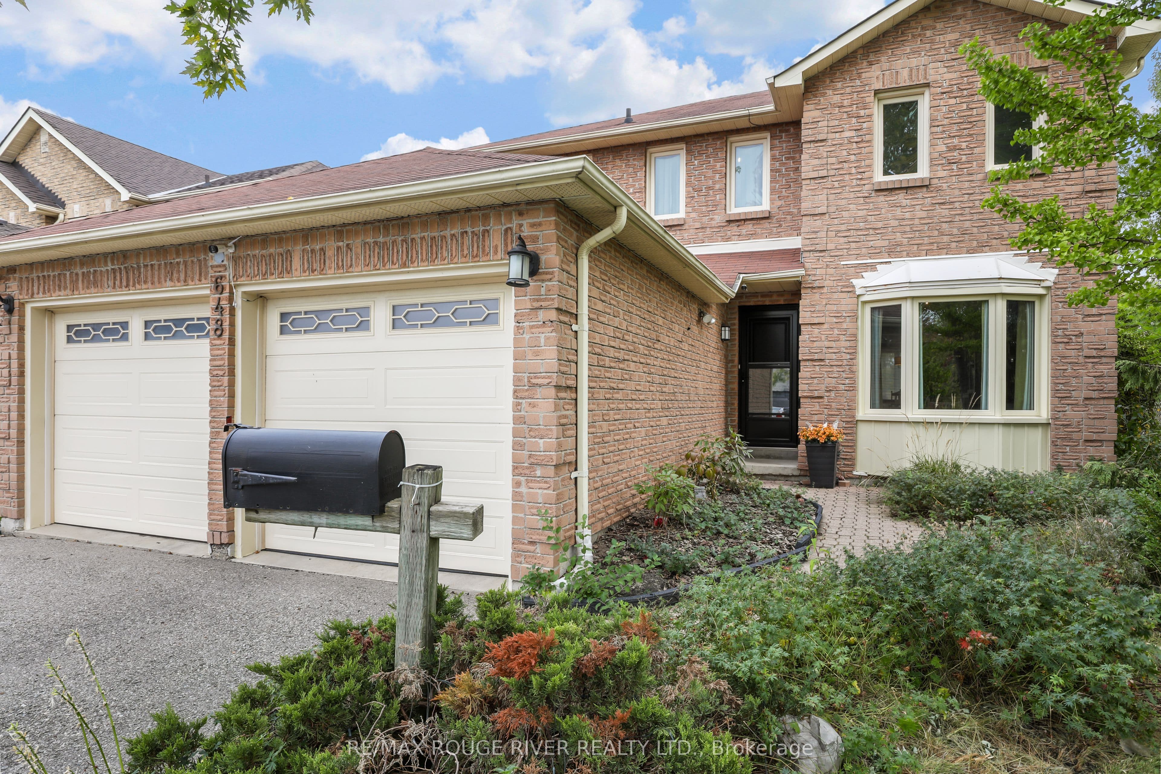 648 Cognac Crescent photo 1