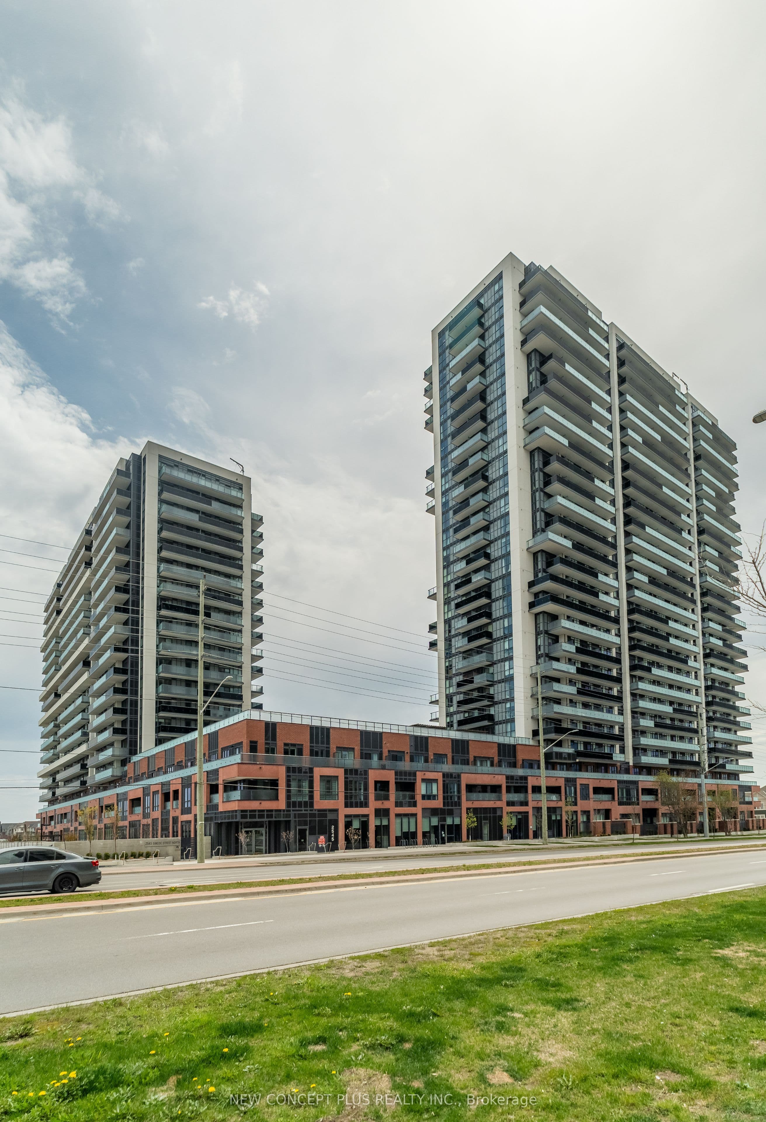 Unit 835 2545 Simcoe Street photo 1