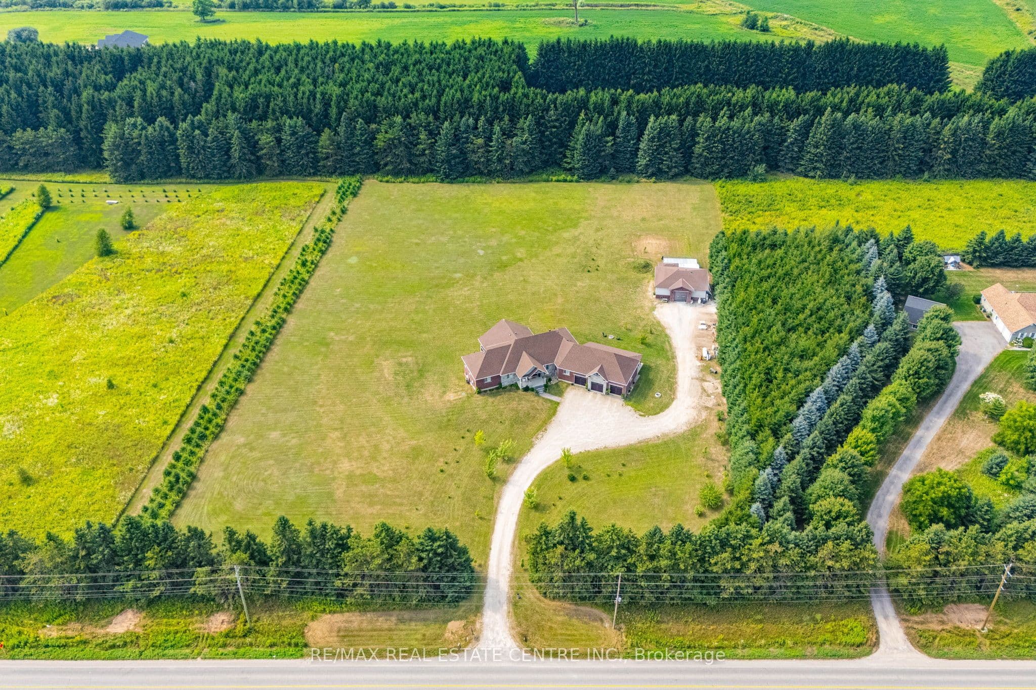 023181 Erin East Garafraxa Townline photo 1