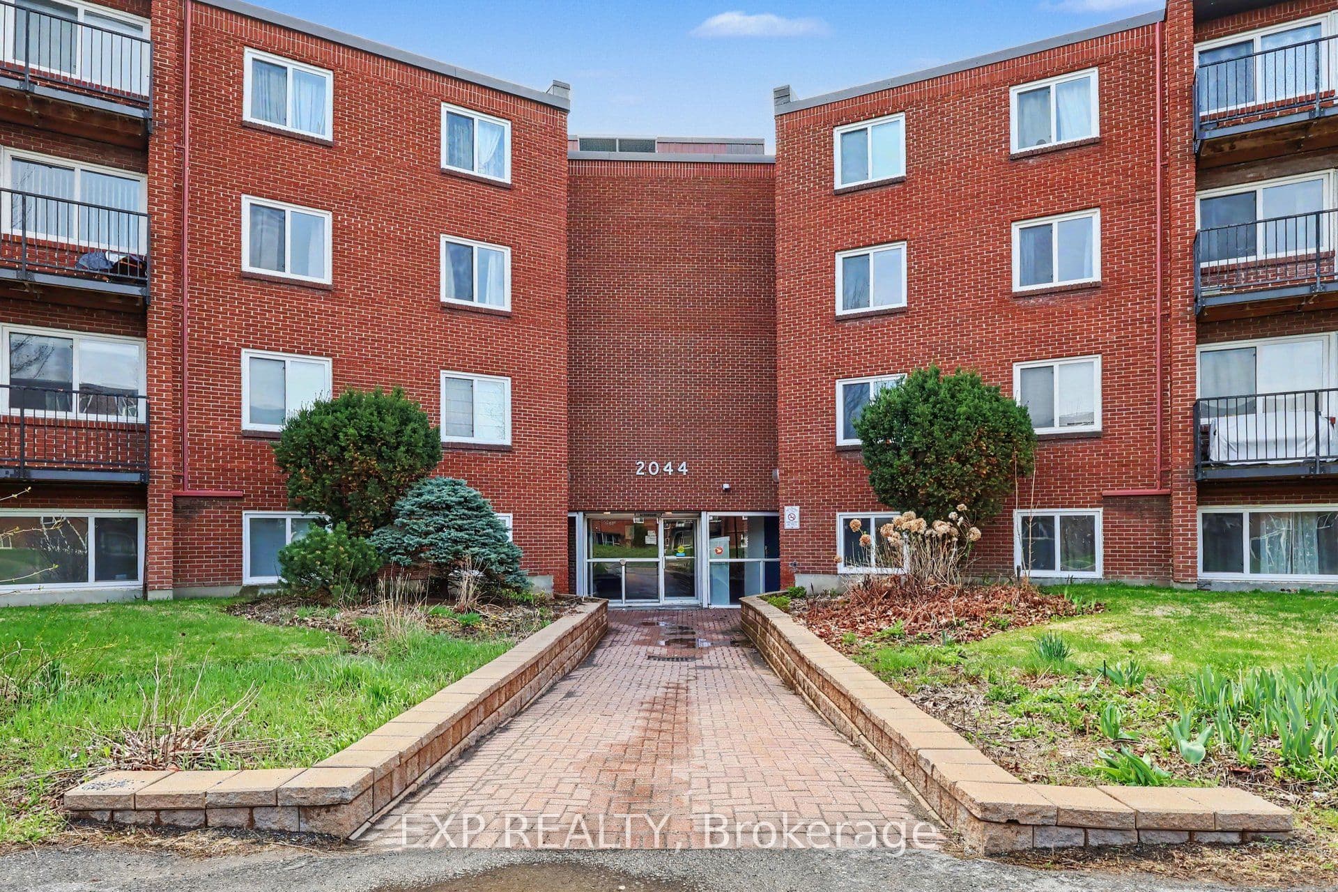 Unit 405A 2044 Arrowsmith Drive photo 1