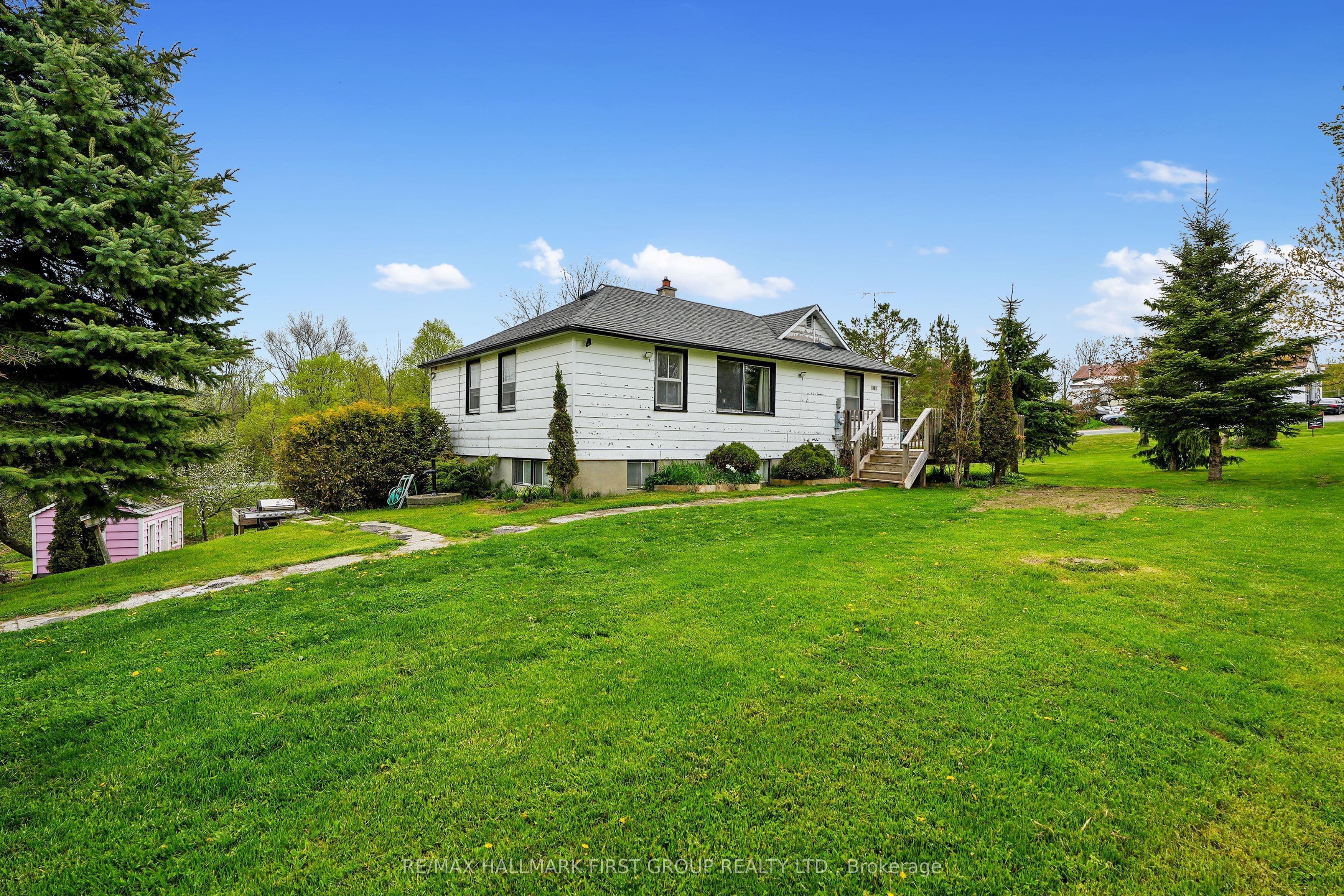 19 Halstead Road photo 1