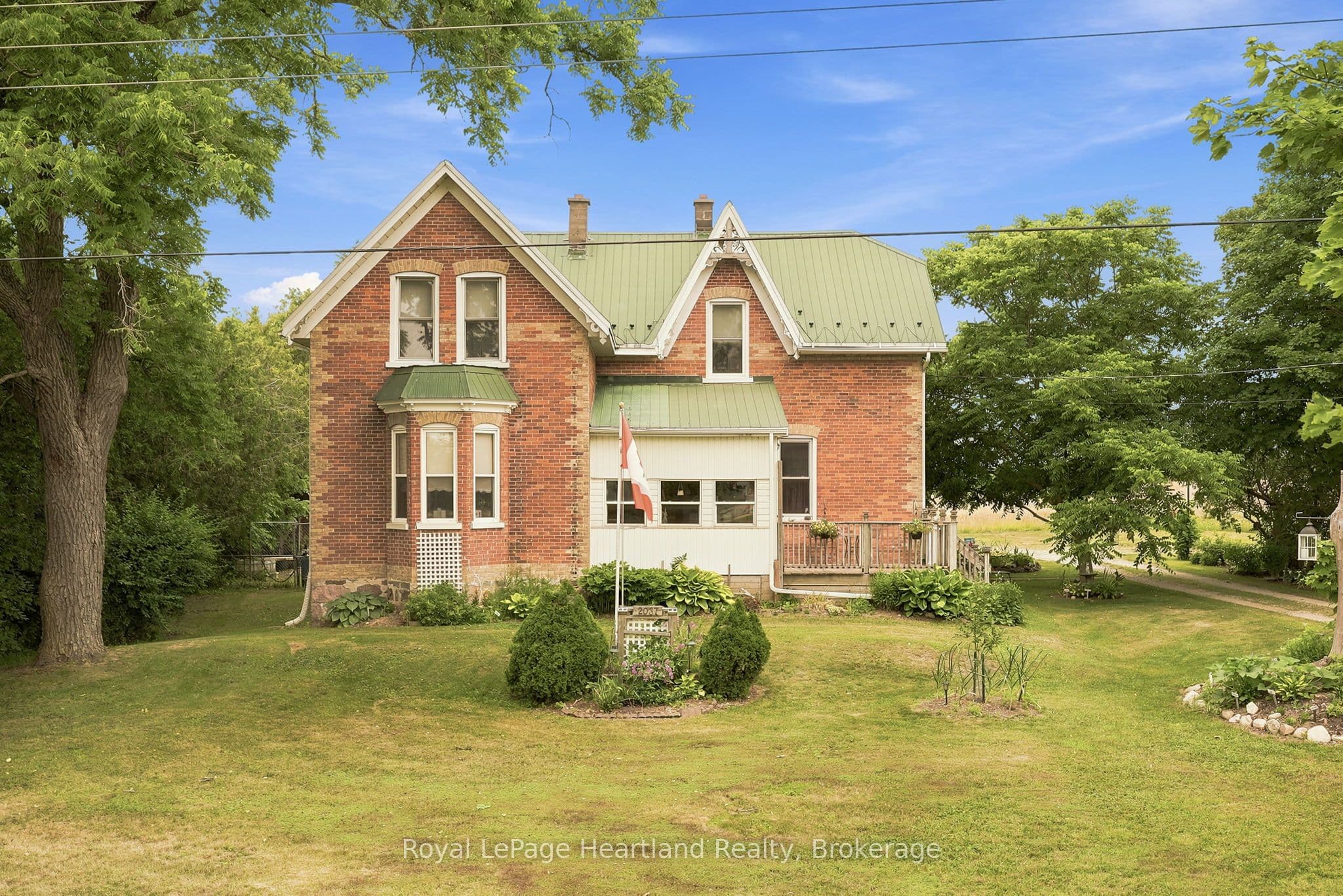 2037 Harriston Road photo 1