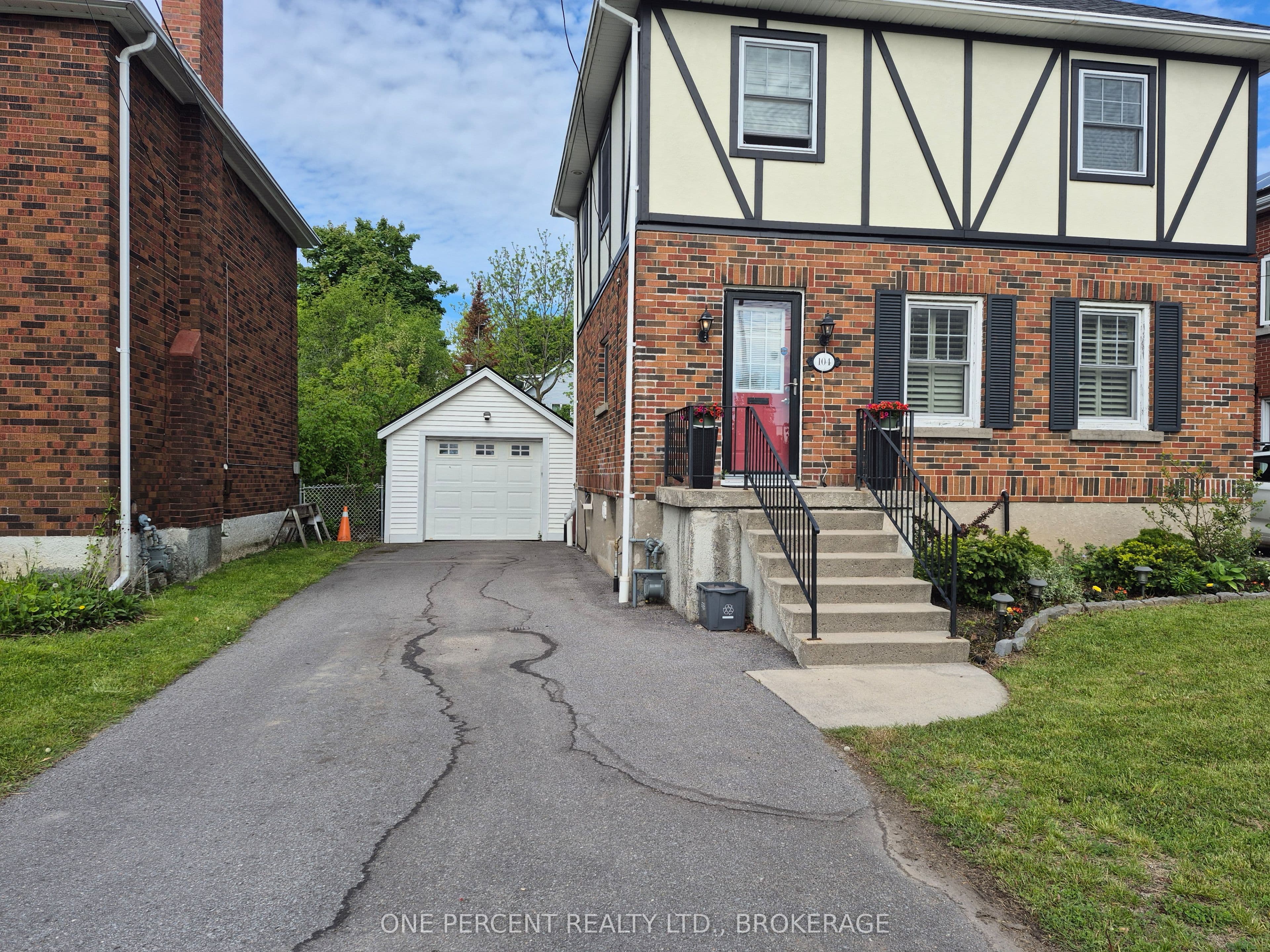 104 Ellerbeck Street photo 1