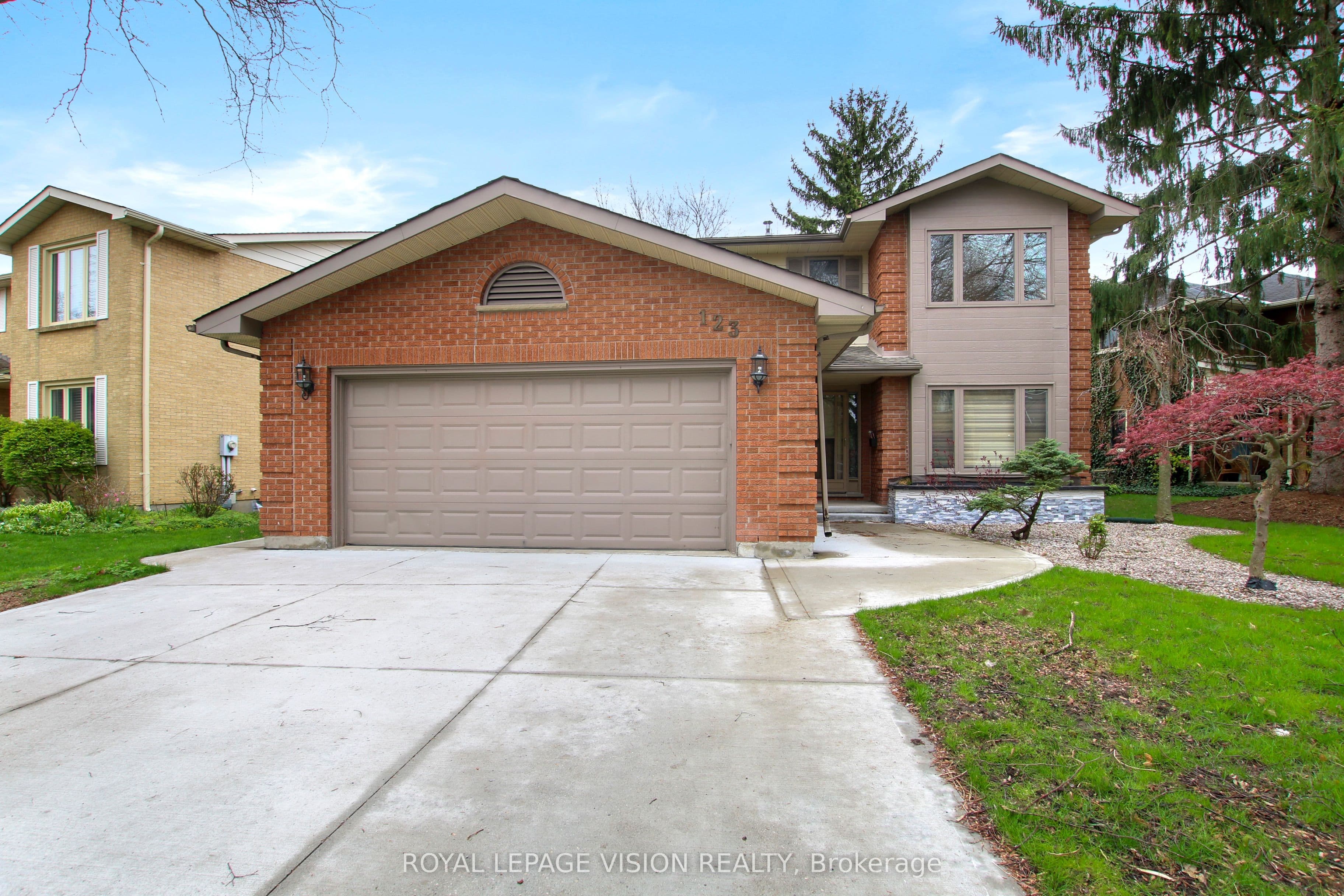 123 Chesham Avenue photo 1