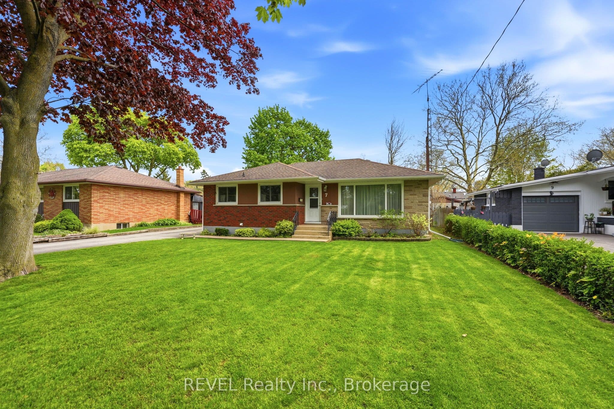 7 Brucedale Avenue photo 1