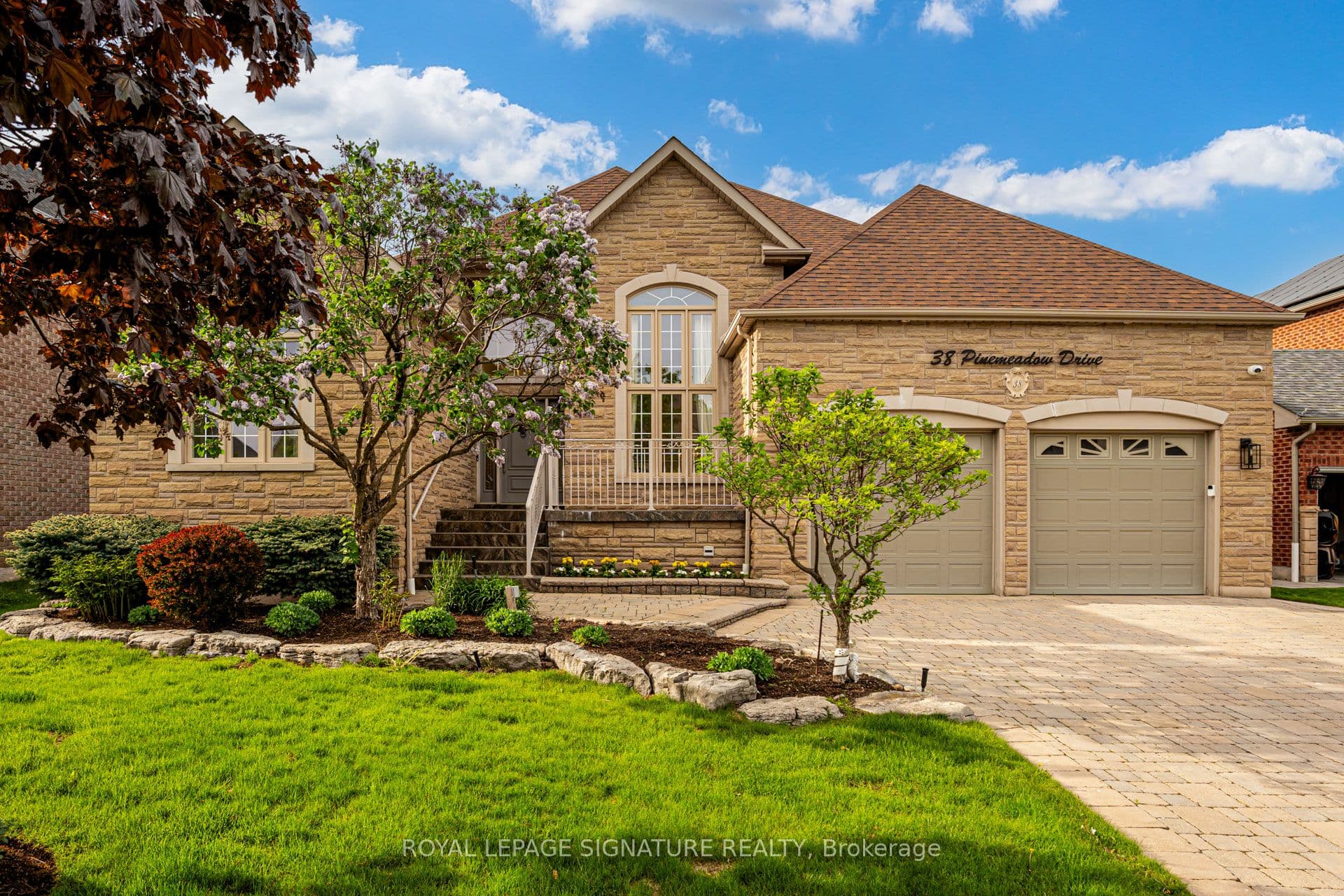 38 Pinemeadow Drive photo 1