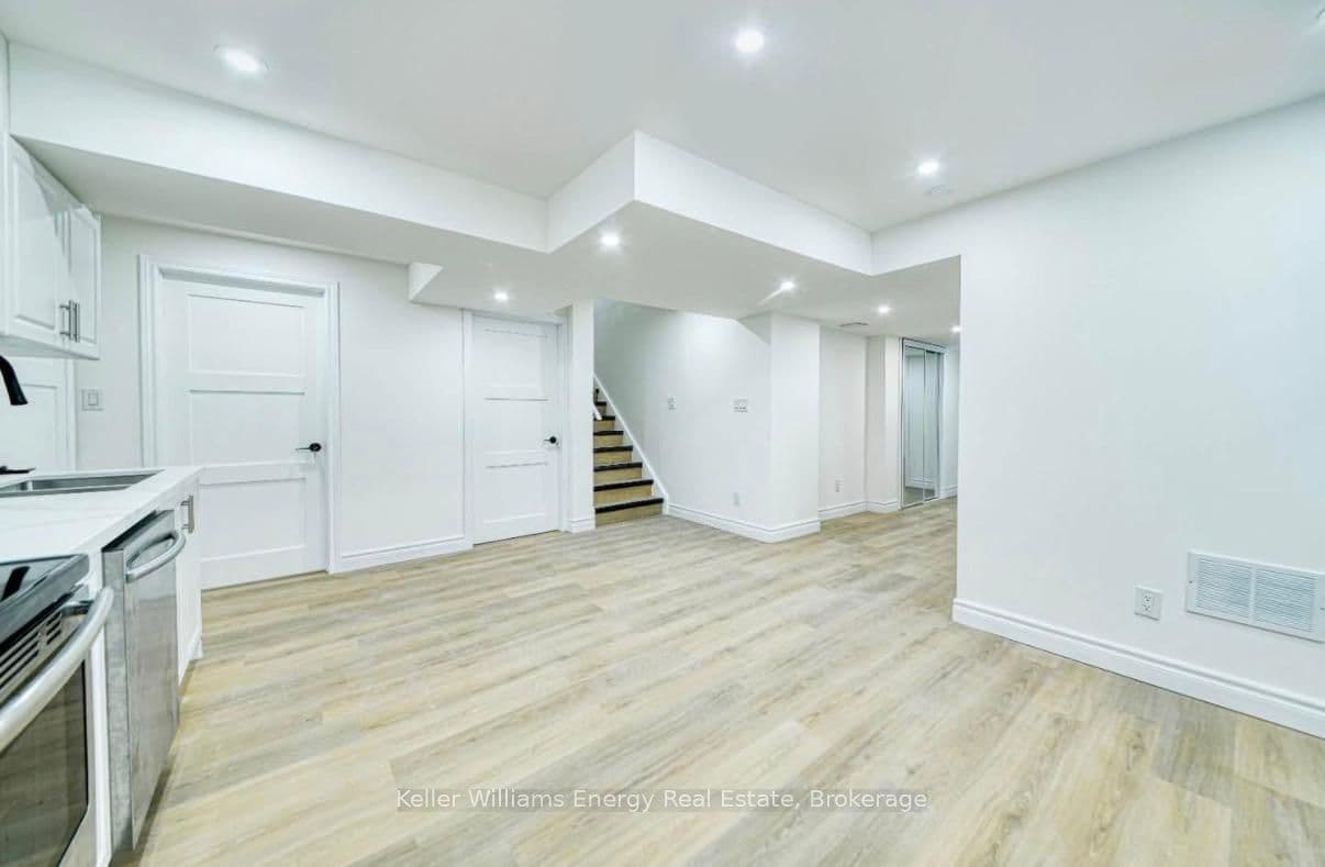163 William Fair Drive photo 1