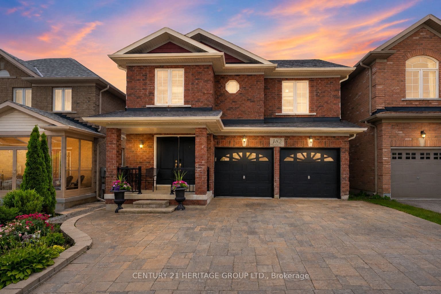 182 Richardson Crescent photo 1