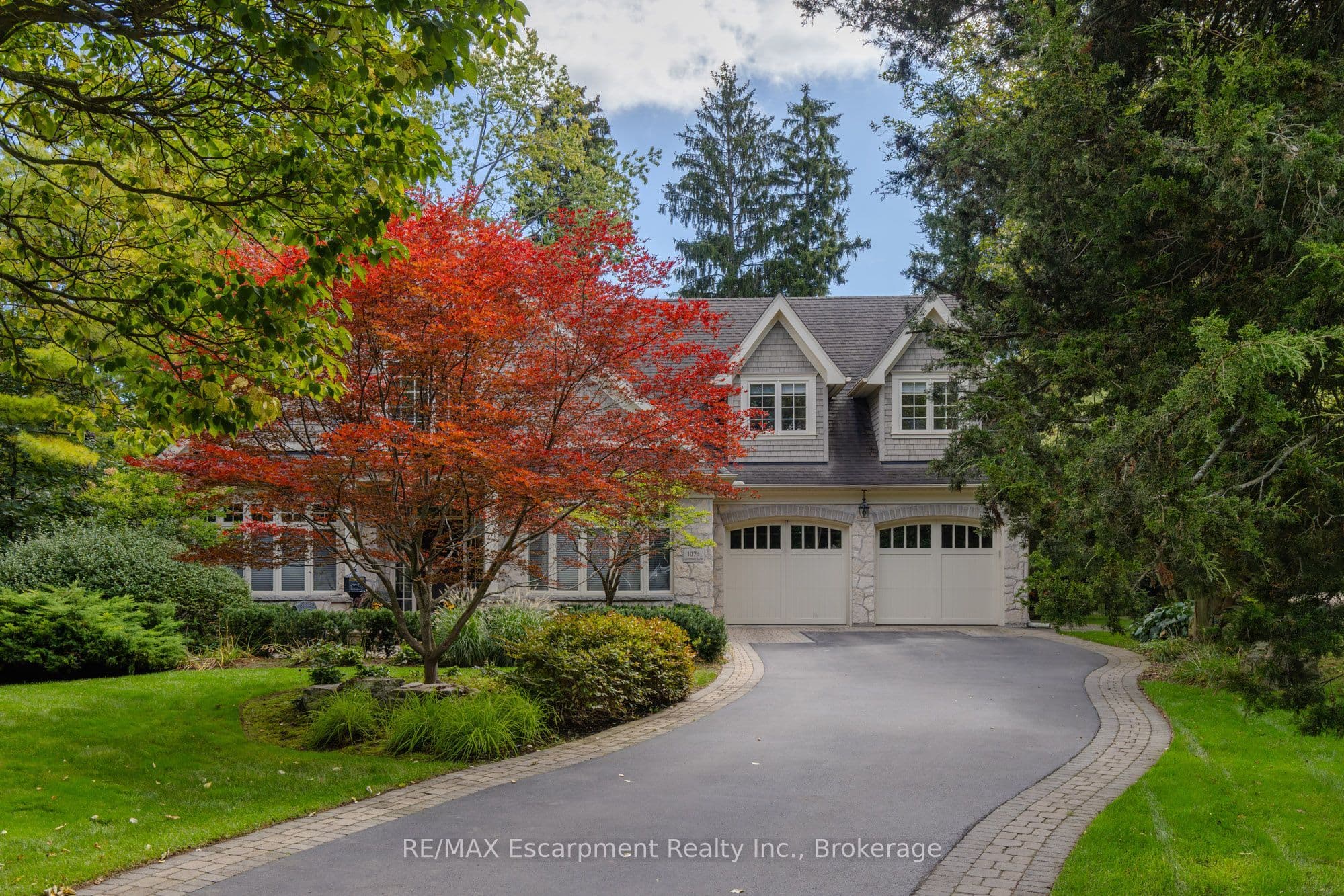1074 Lavender Lane photo 1