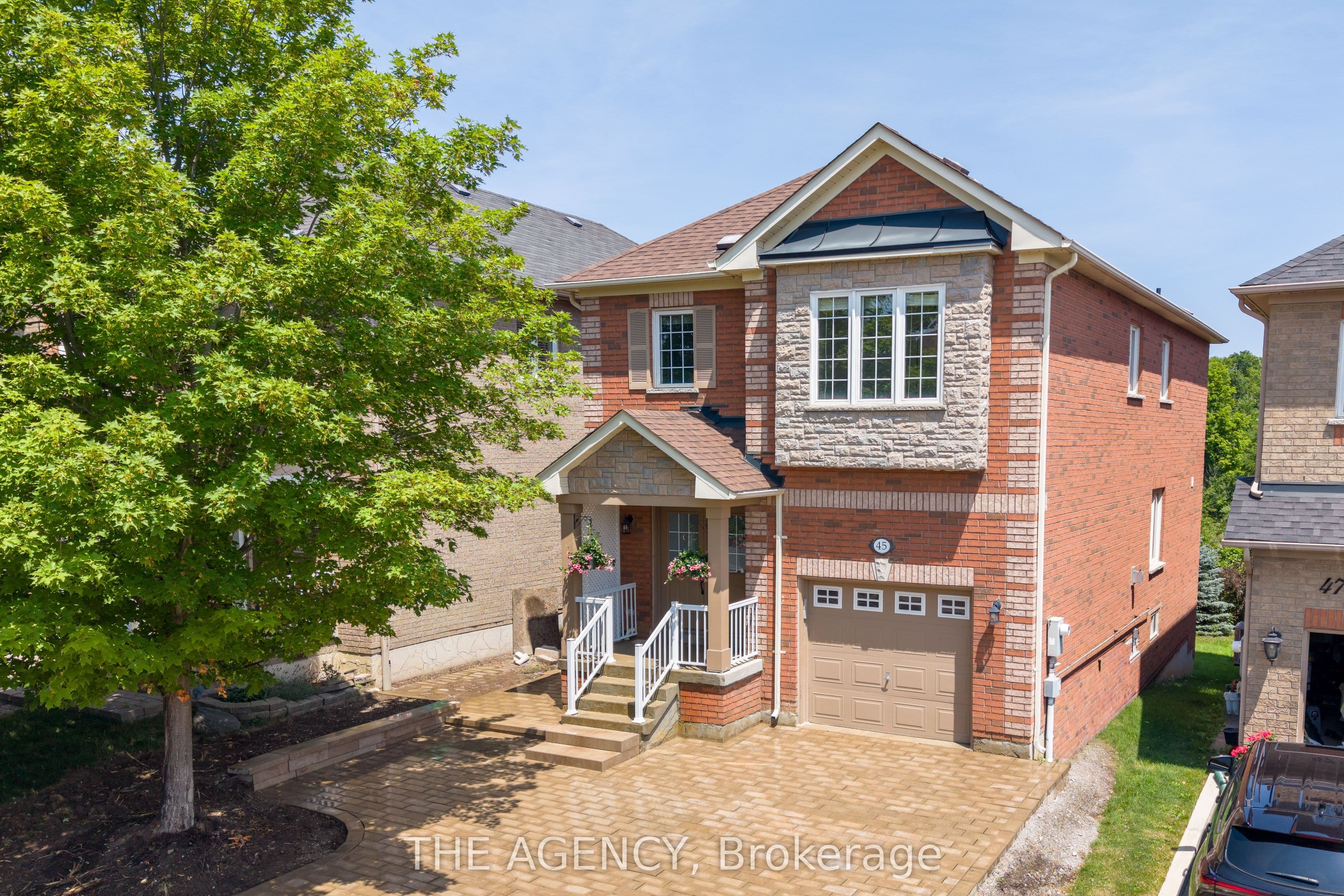 Unit UPPER 45 Silvervalley Drive photo 1