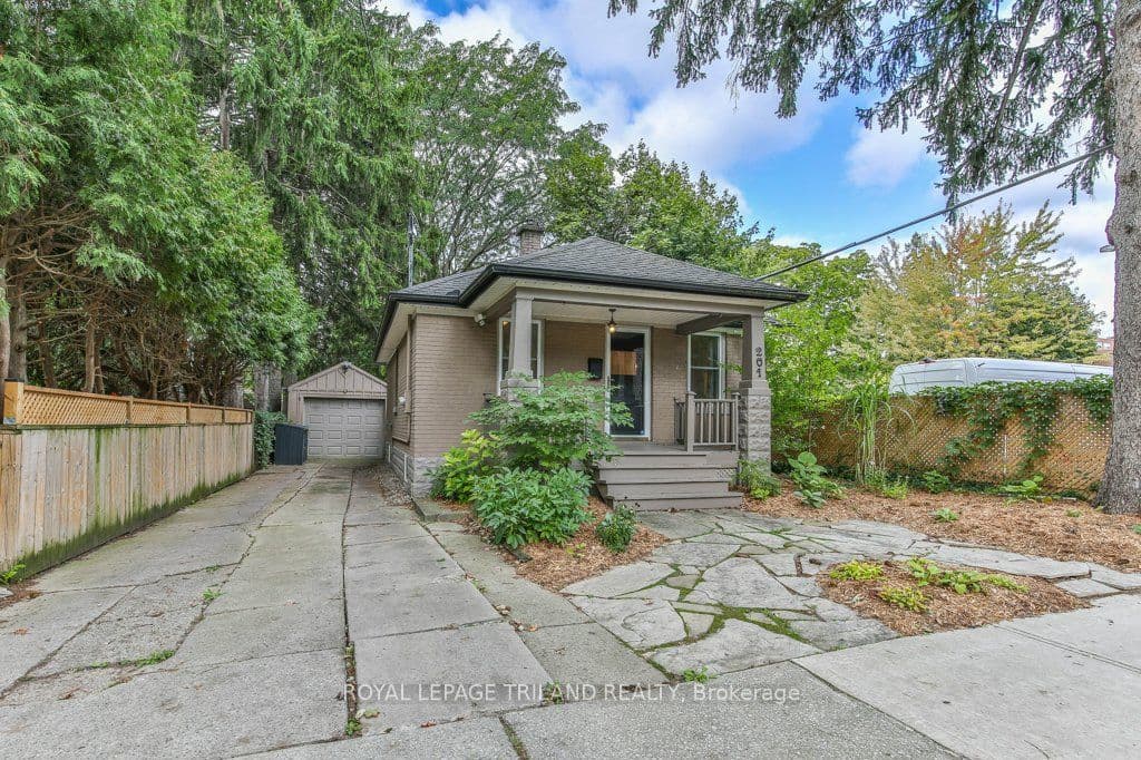 201 LANGLEY Street photo 1