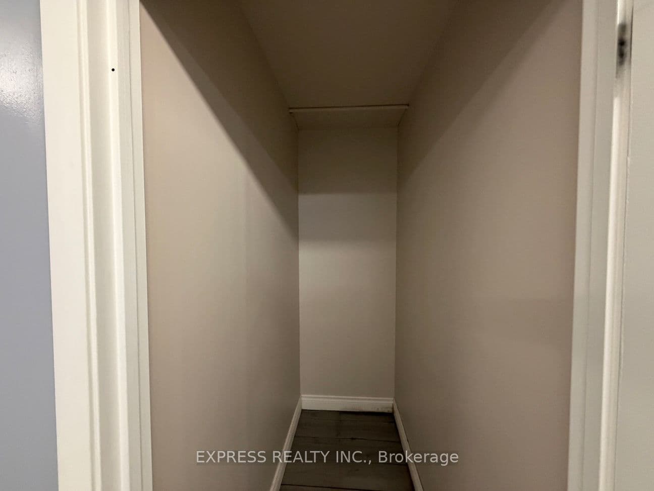 Unit East Bsmt 8300 Yonge Street photo 1