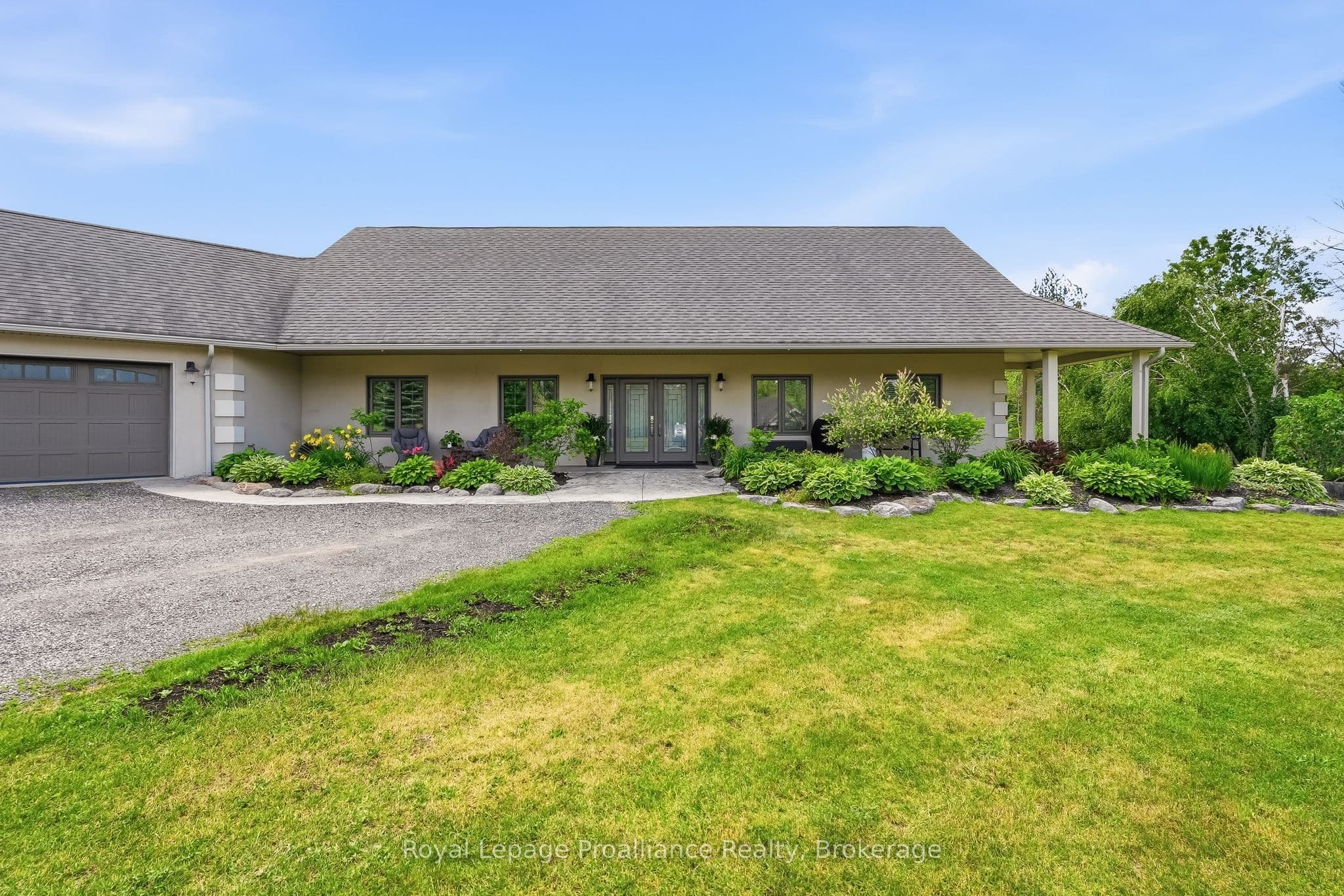 1646 Harriet Lane photo 1