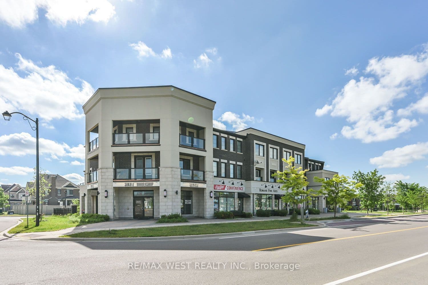 Unit 2 401 Kleinburg Summit Way photo 1