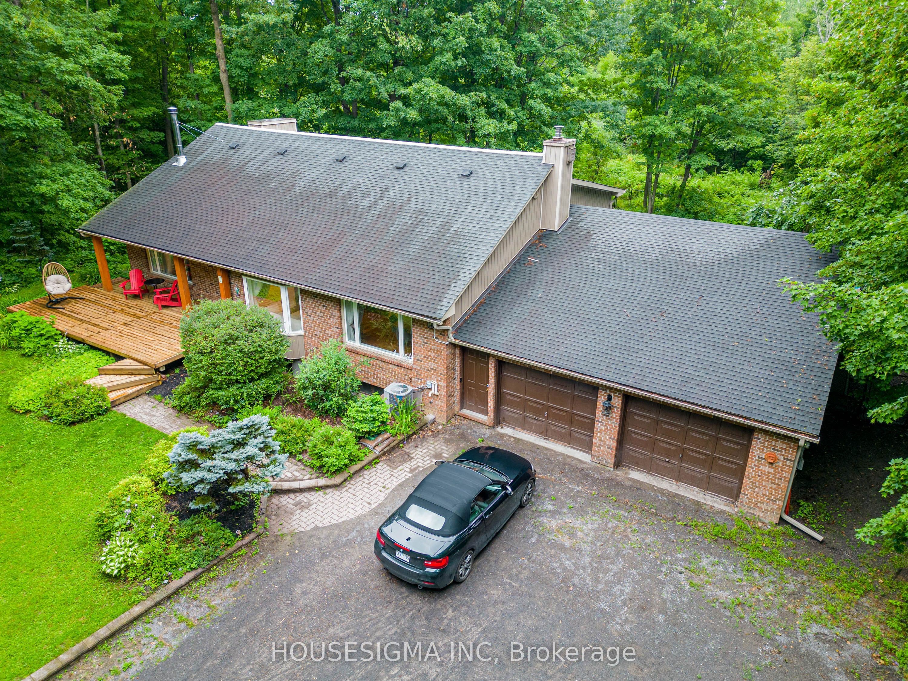 1437 Huntmar Drive photo 1