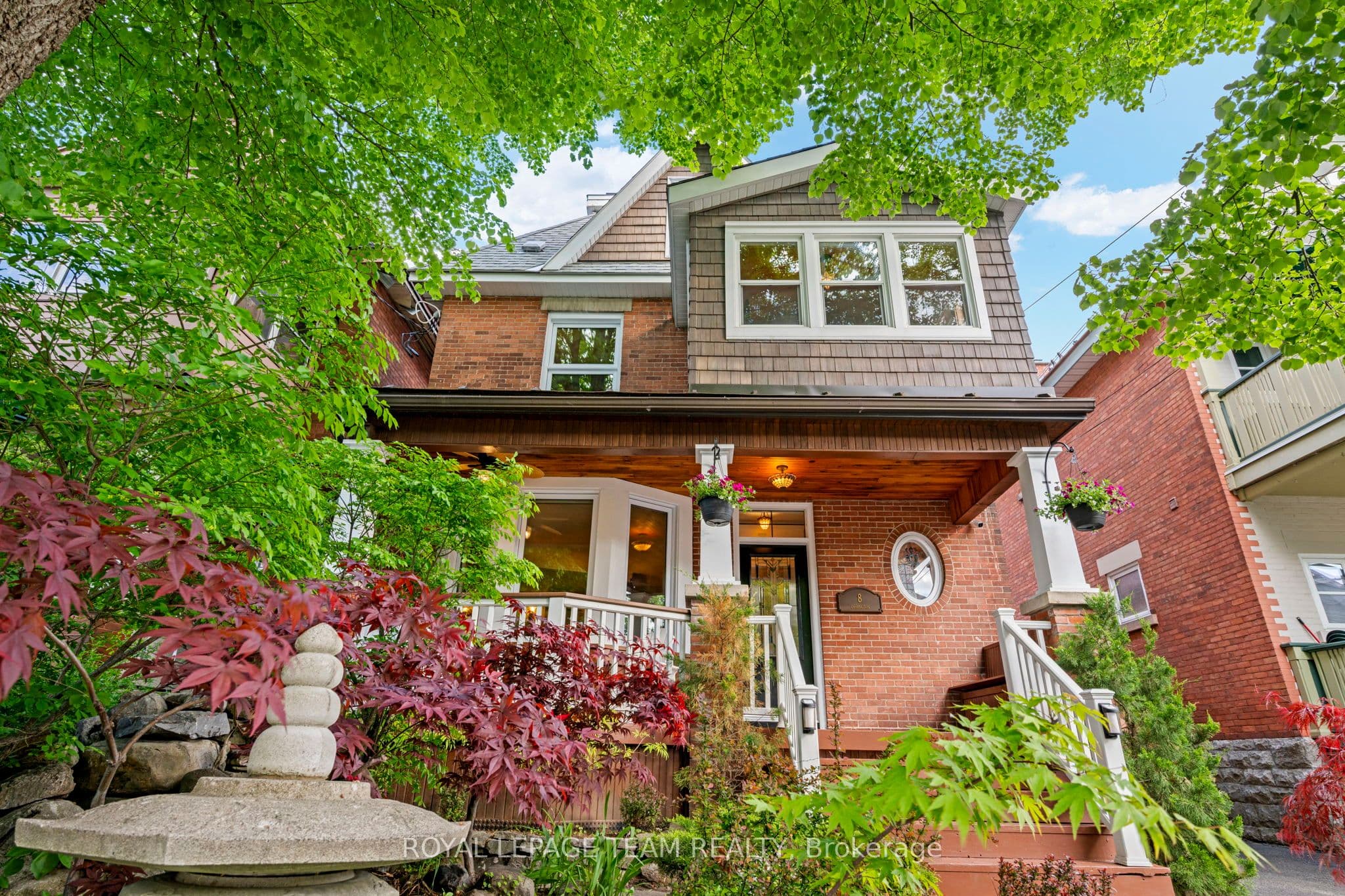 8 Ossington Avenue photo 1