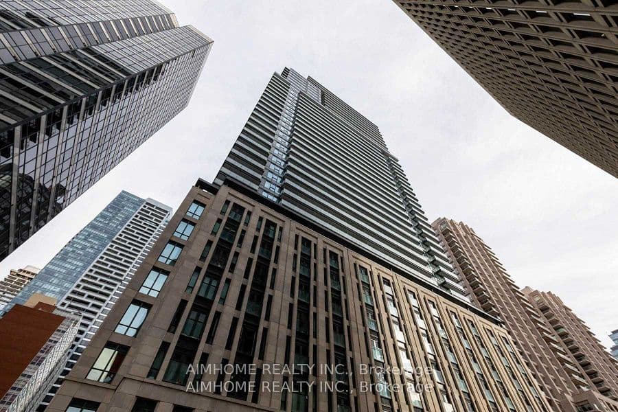 Unit 3501 955 Bay Street photo 1