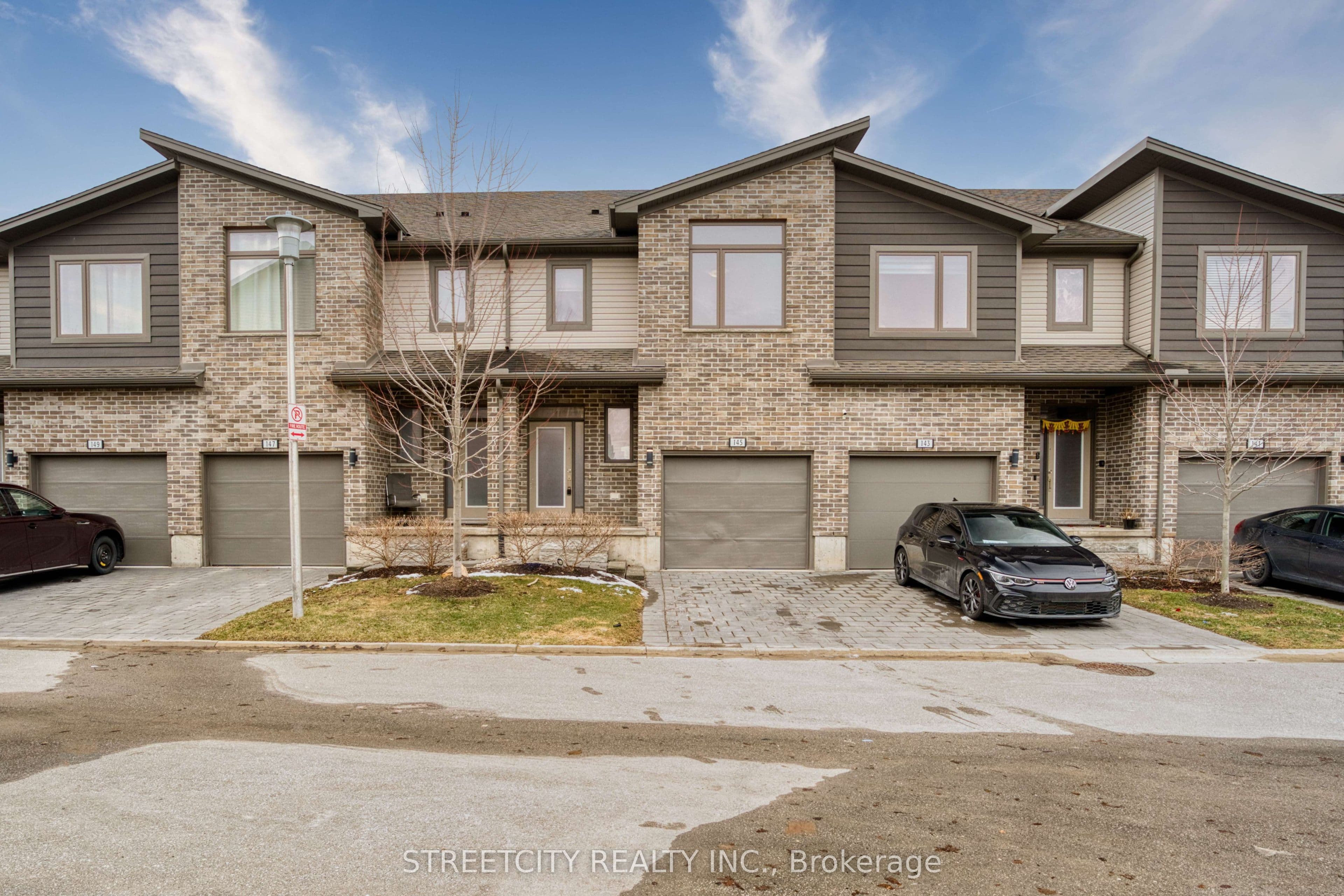 Unit 145 1960 DALMAGARRY Road photo 1