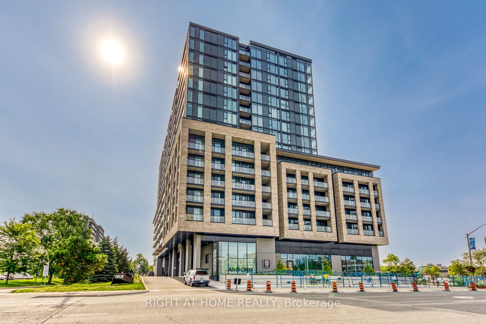 Unit 606 86 Dundas Street photo 1