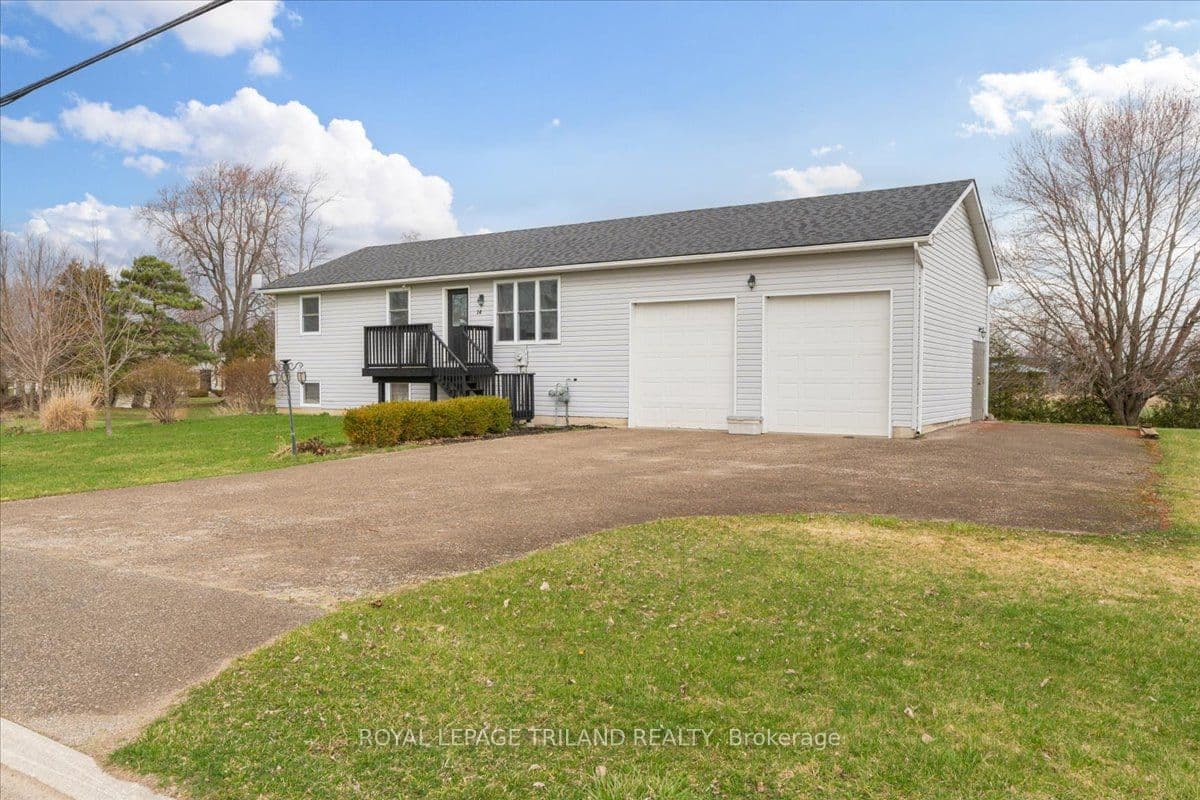 14 Wellington Avenue photo 1